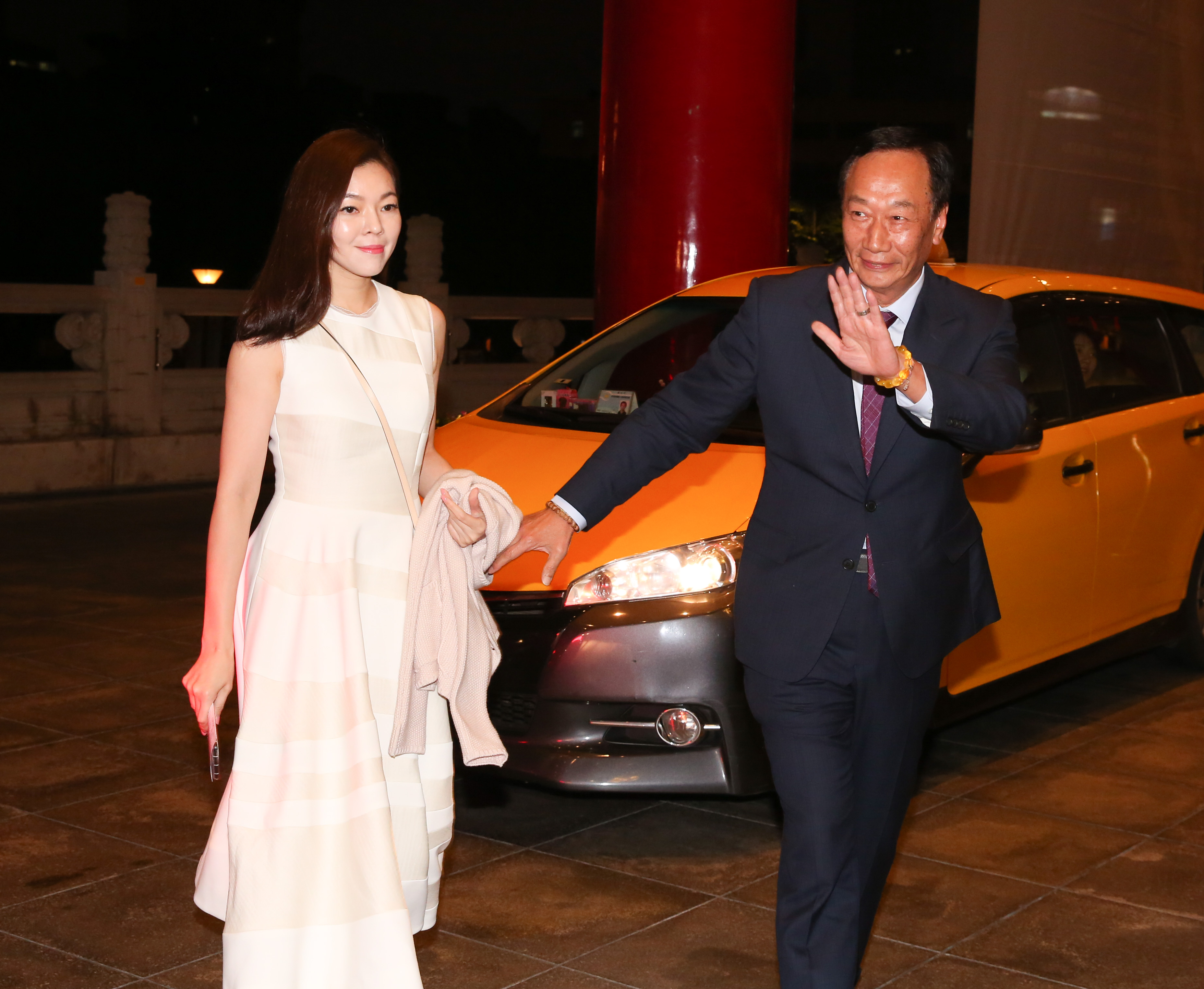 鴻海集團董事長郭台銘接受《天下雜誌》專訪，自曝在4月10日下定決心選總統。