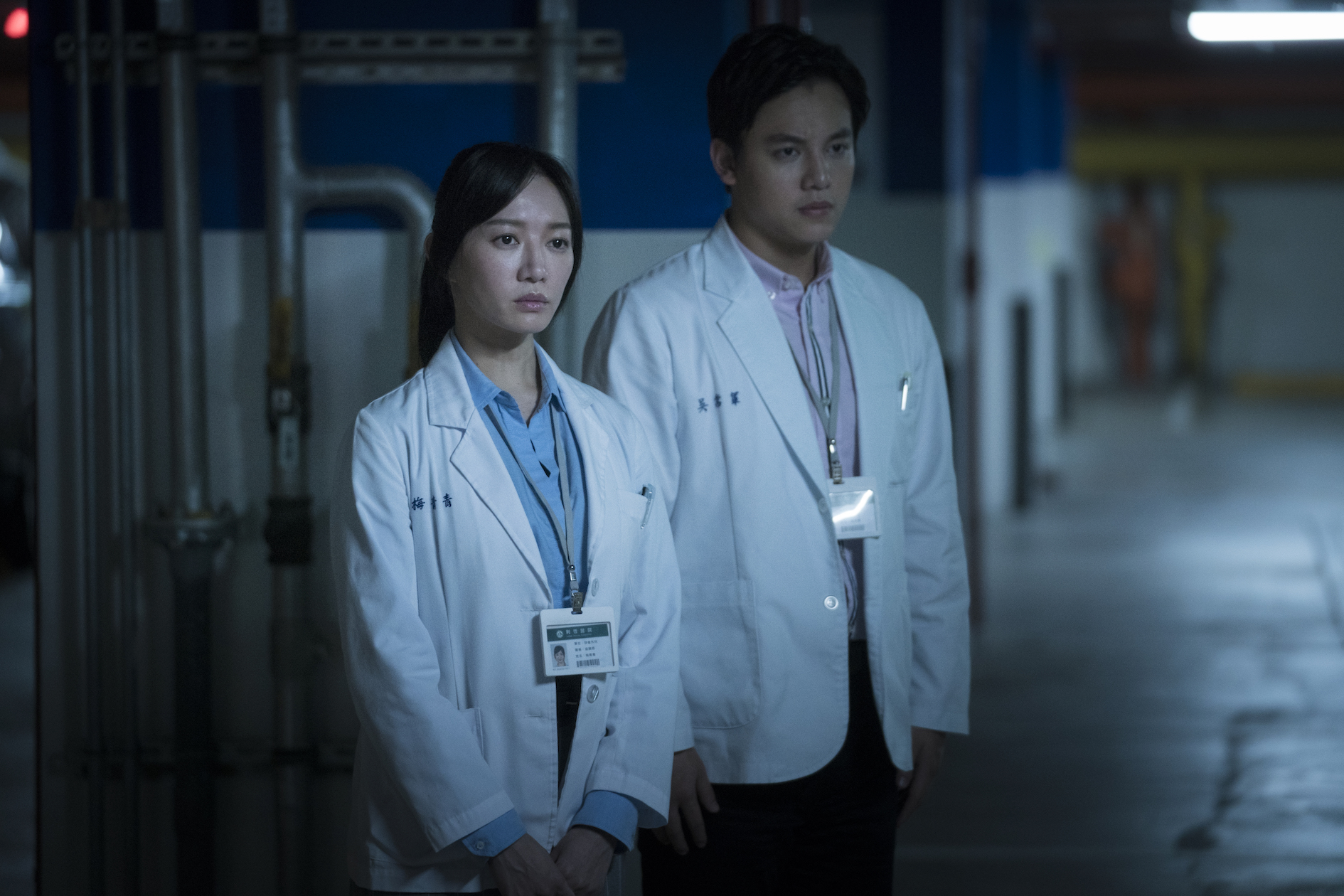 《生死接線員》再次掀起追劇話題，女主角李杏透露在拍攝前，主要演員們都要到醫院觀摩手術開刀過程。（公視提供）