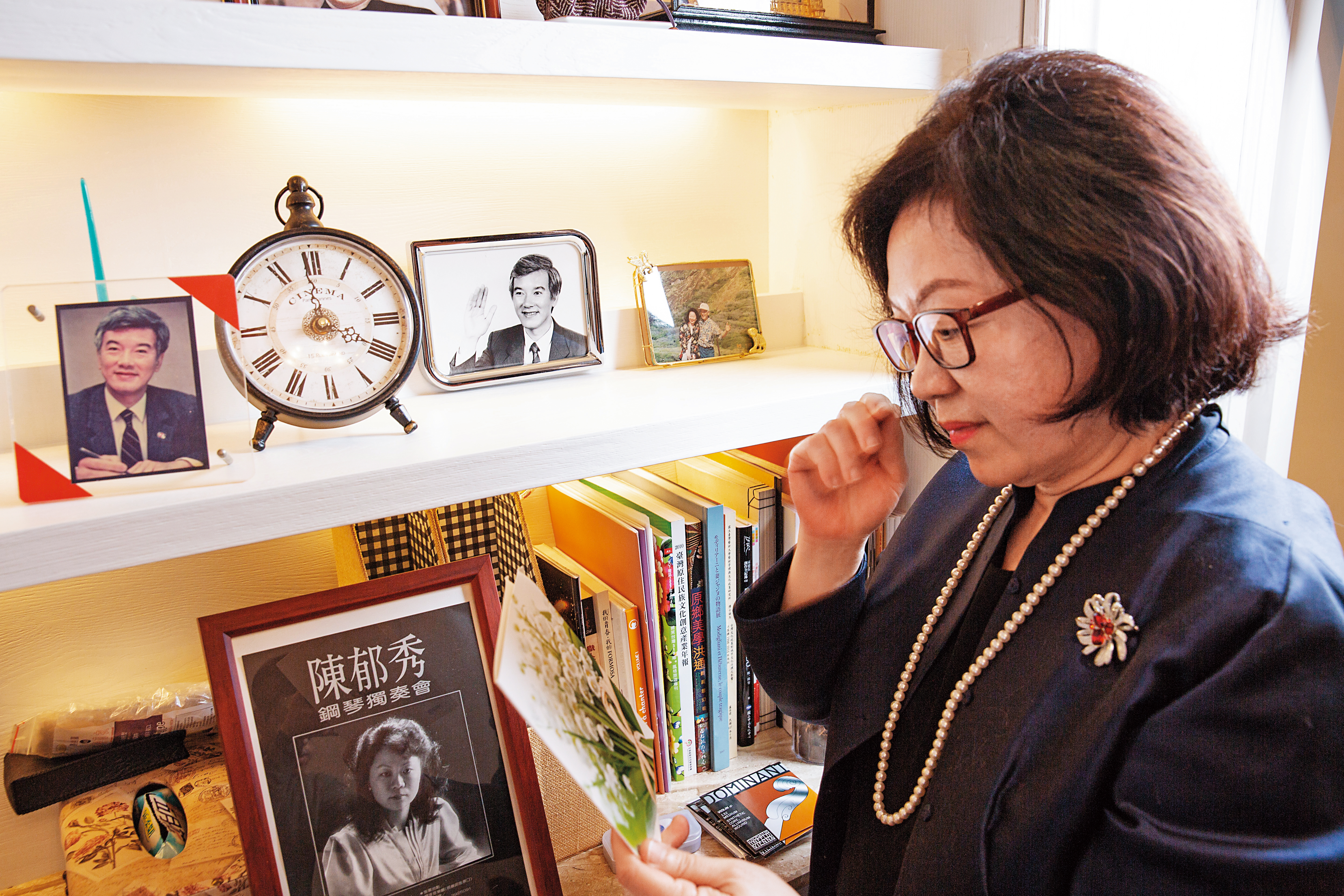 每年5月1日是巴黎的勞動節，同時也是陳郁秀與盧修一的訂情日，潔白高雅的鈴蘭花象徵幸福，是2人永結同心的信物。