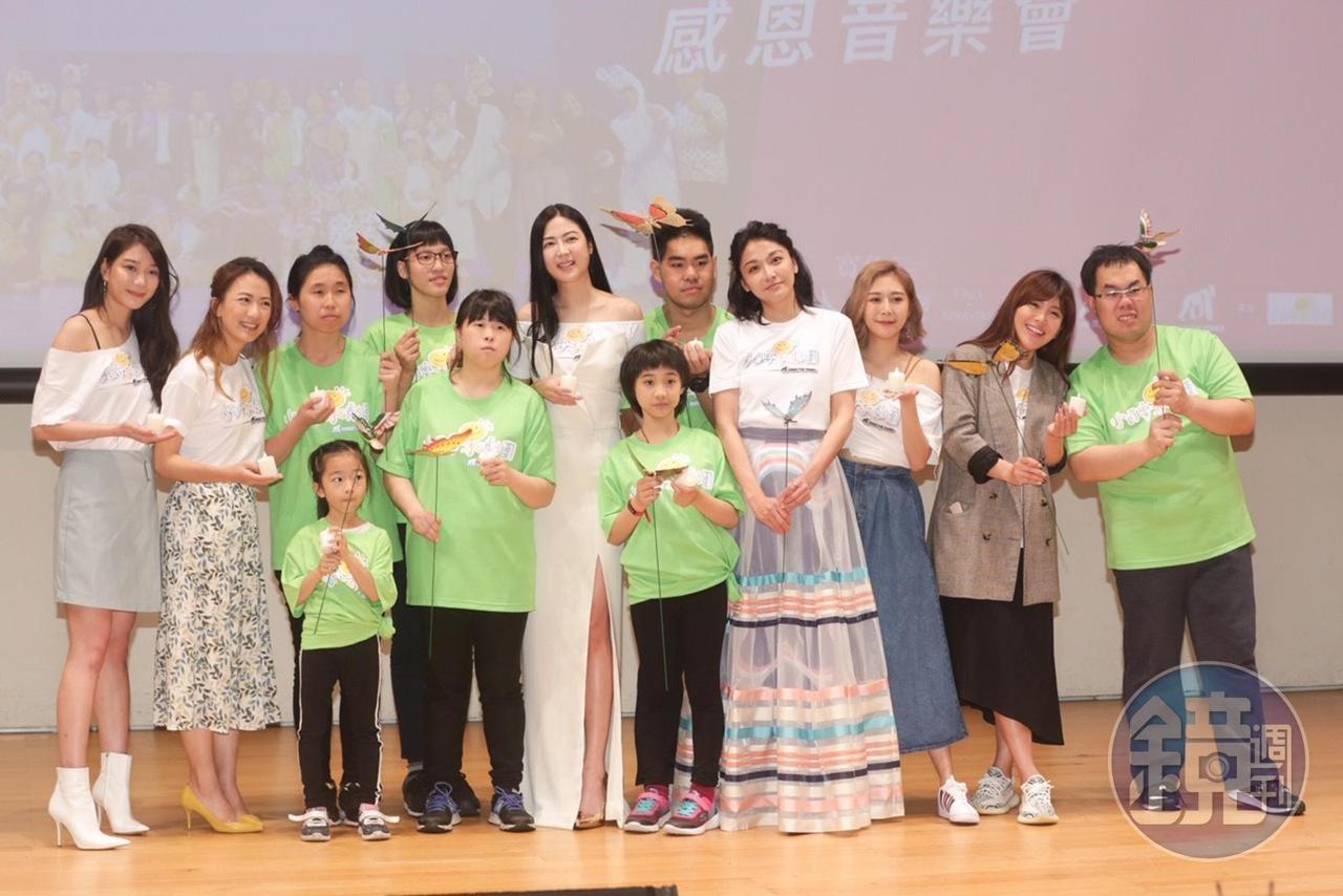 江祖平與Albee等人一同參與小可樂果為愛發聲感恩音樂會。