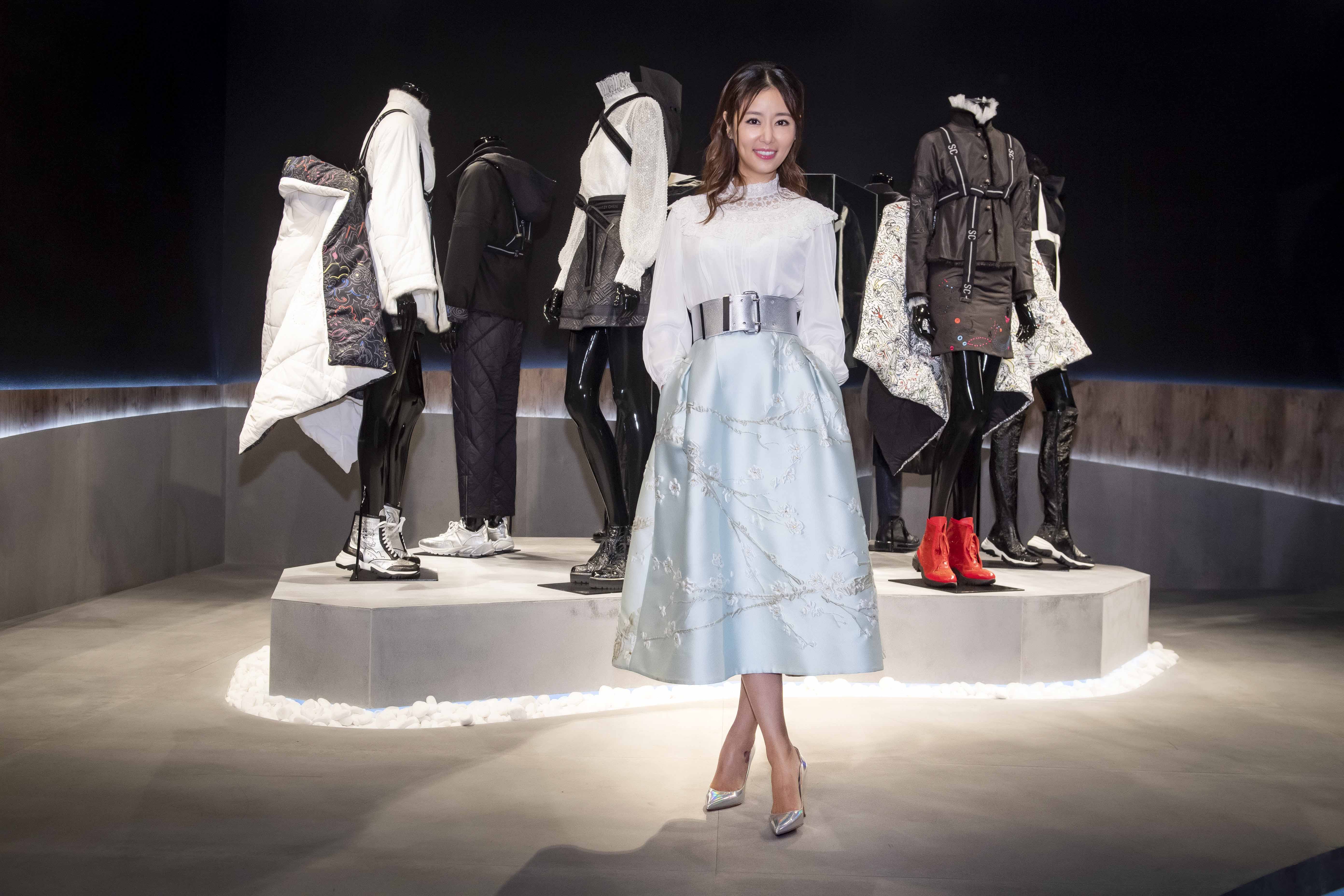 林心如跟夏姿・陳有好交情，特地為了設計師王陳彩霞趕回台灣出席活動。（夏姿．陳提供）