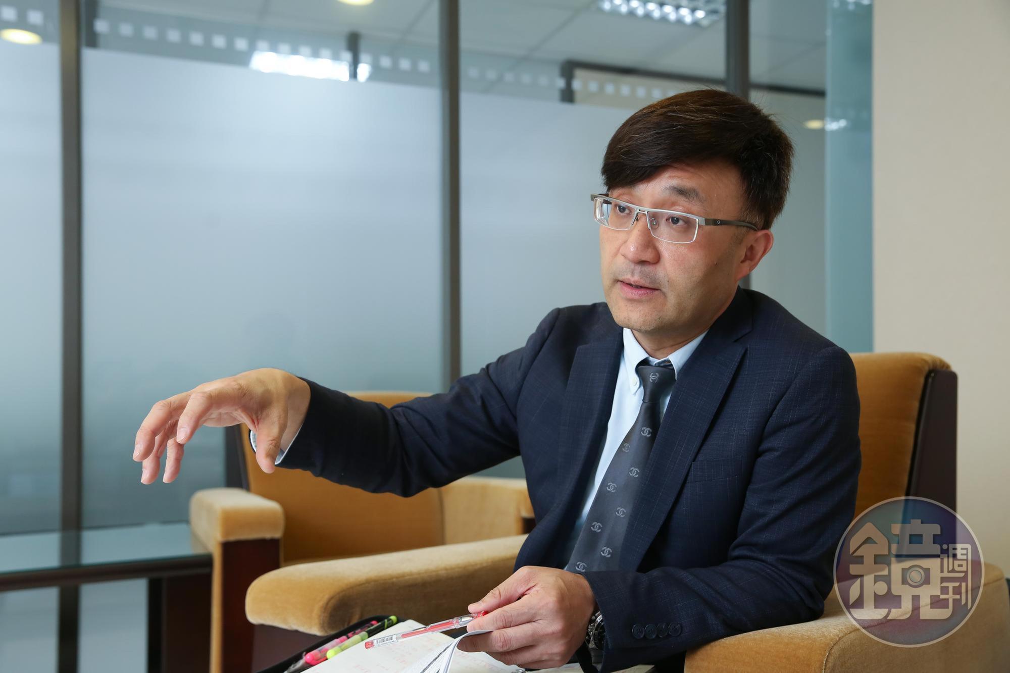 第一金投顧董事長陳奕光表示,國內金融業歷經金融海嘯後,整體獲利屢創新高,獲利相對穩健。