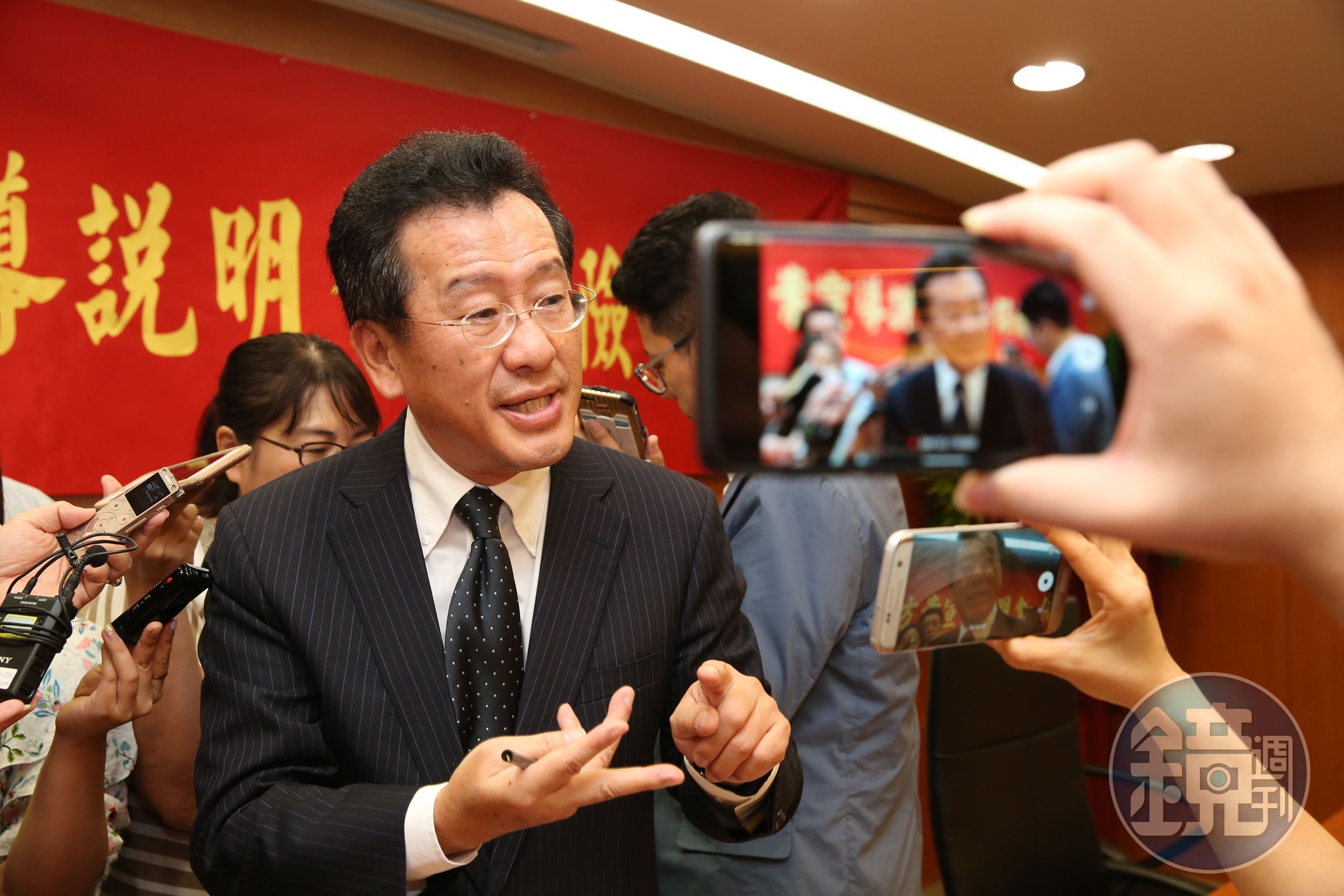 金管會主委顧立雄日前表示，金融業應厚實資本，多提準備金，不要把錢都發完。