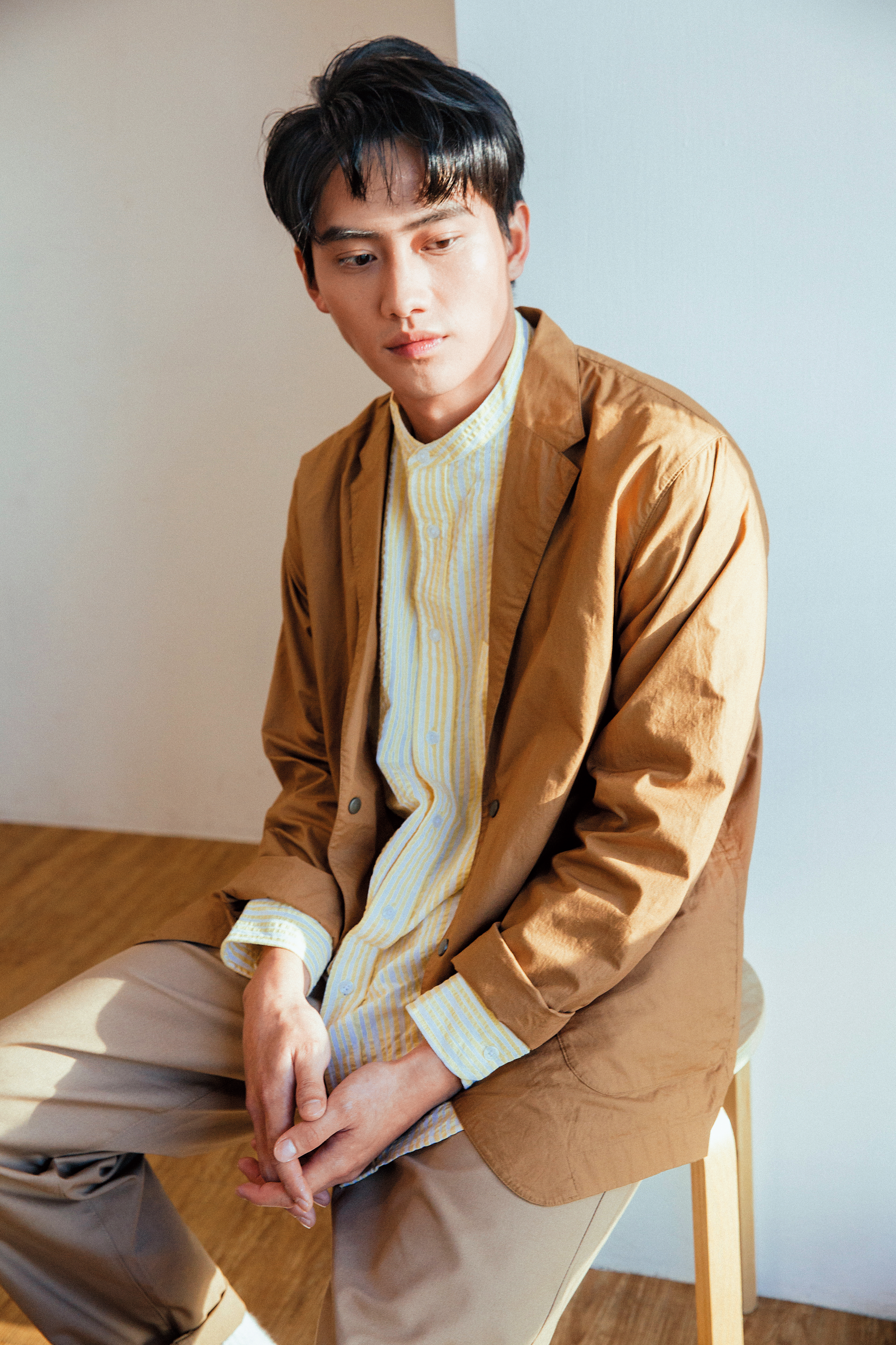 范少勳相信「吃苦當吃補」，退伍後開過UBER也當過藝人助理，從人生百態中慢慢吸收演技養分。