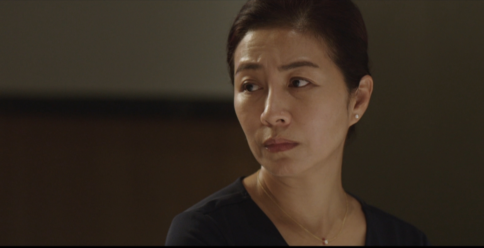 在公視《生死接線員》飾演家屬的方文琳對兒子生命危急時刻感到掙扎。（公視提供）