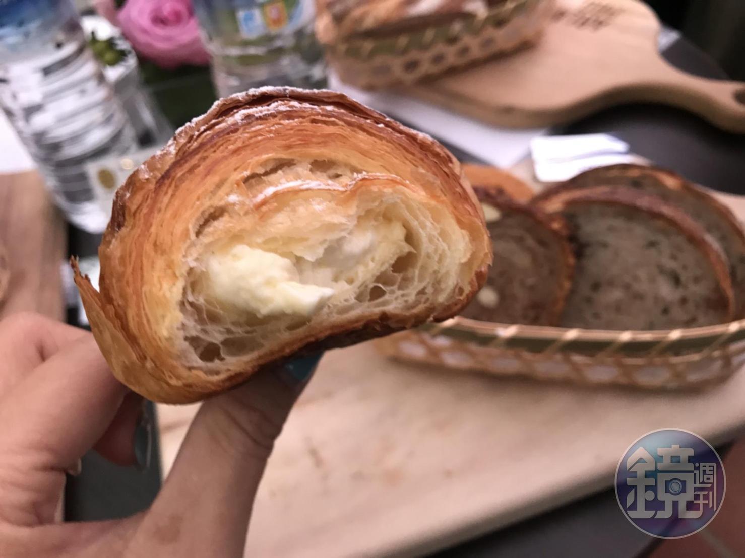 「義式甜可頌」的鮮乳檸檬內餡，鮮酸可口。