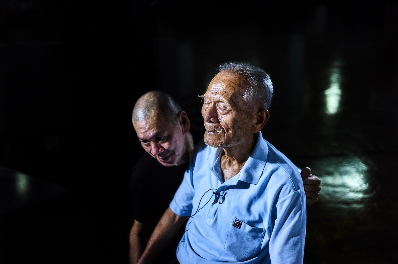 蔡明亮（左）執導的《你的臉》以特寫鏡頭拍攝。（汯呄霖提供）