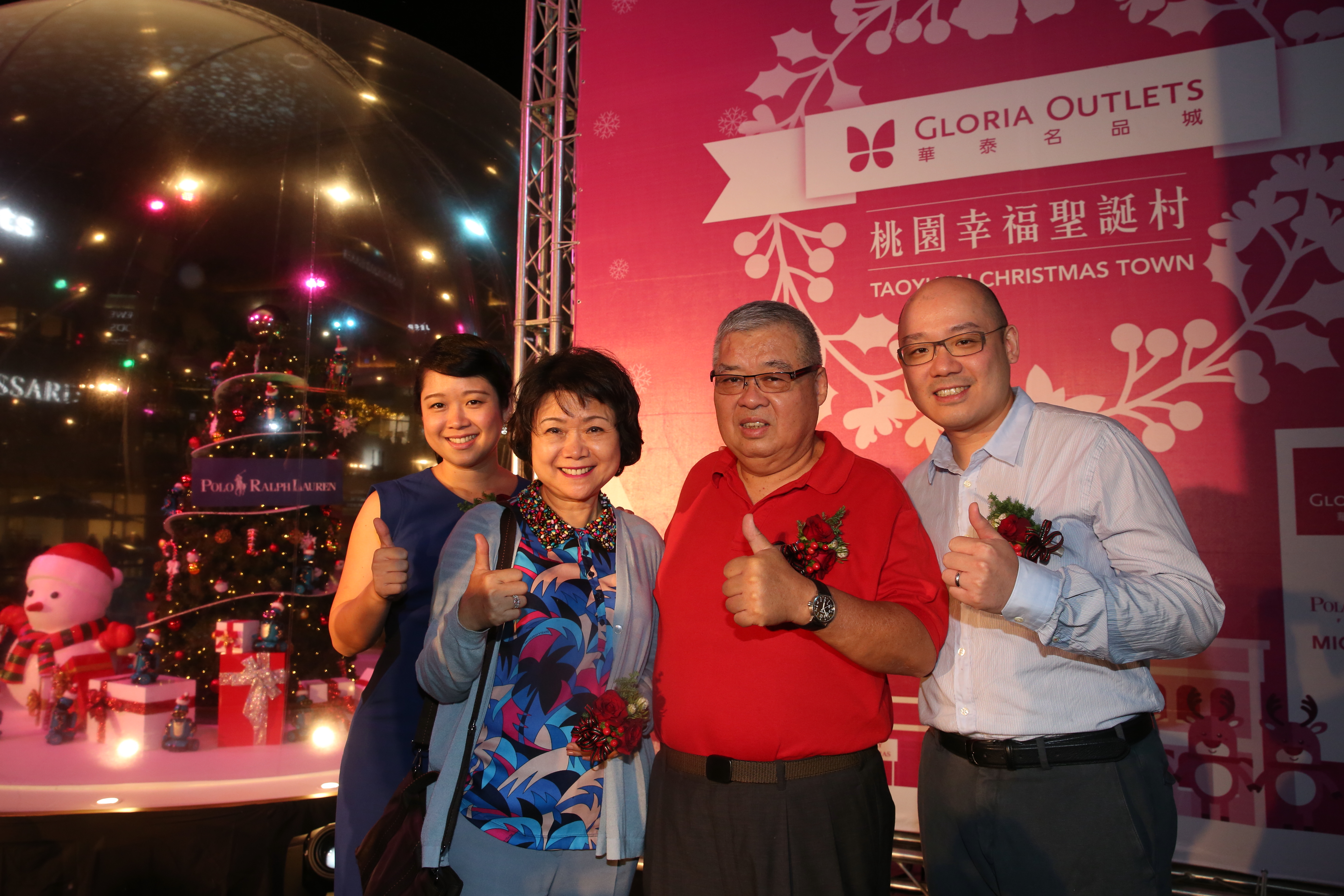 陳天貴對孩子的表現相當滿意，還曾與妻子、小孩參加華泰名品城的活動。
