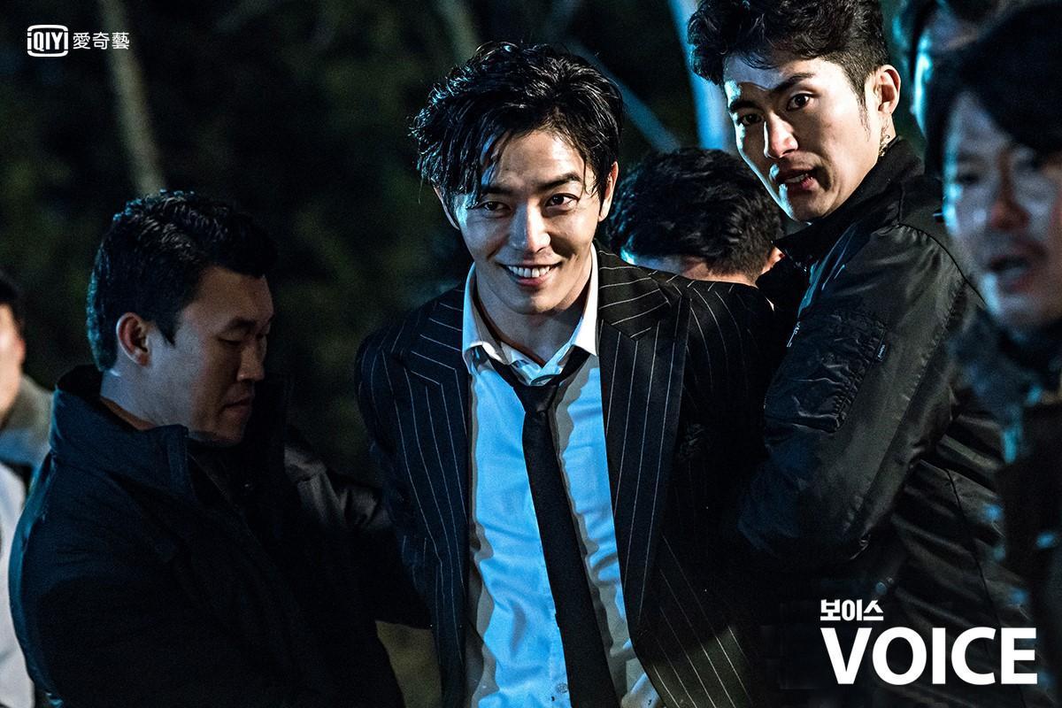 金材昱在《VOICE》演出毛泰九，瘋魔的演技讓人難忘。（愛奇藝台灣站提供）