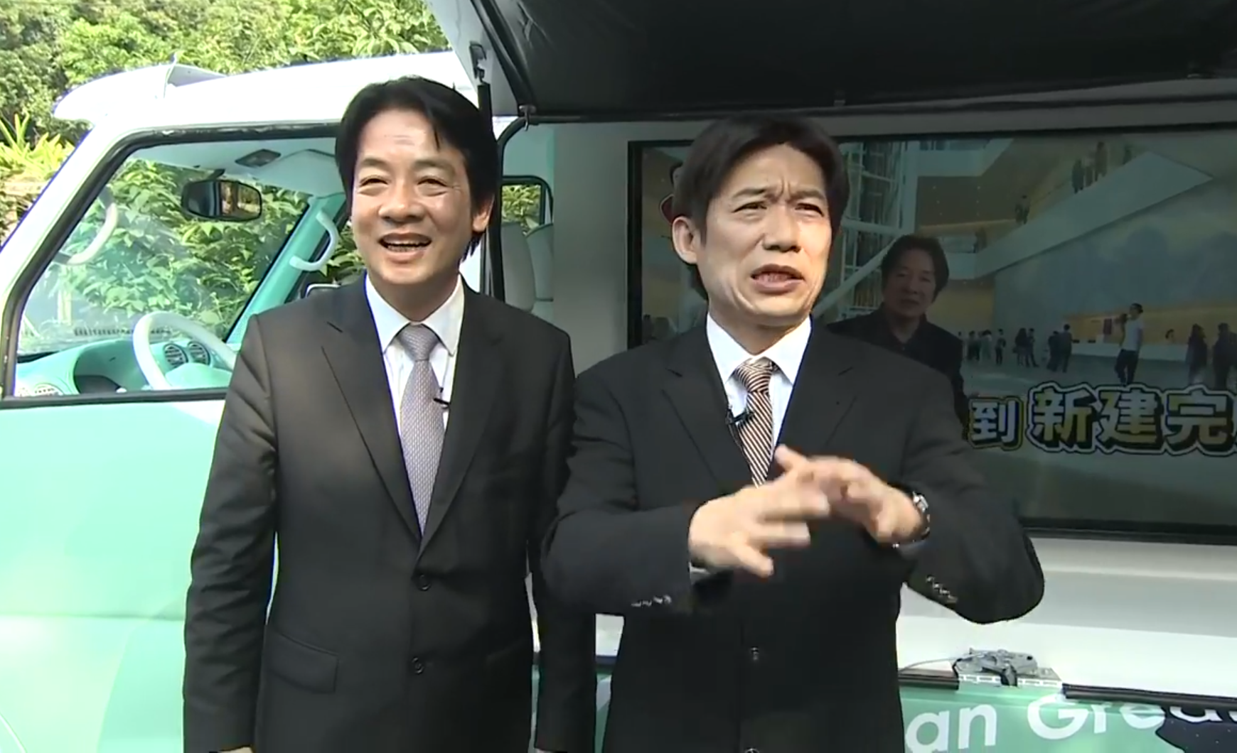 藝人郭子乾模仿「賴青德」，與賴清德合體介紹將啟程全台走透透的胖卡車。（翻攝賴清德臉書）