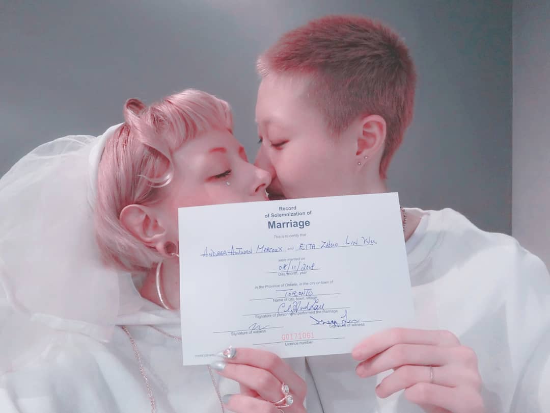 去年吳卓林與Andi貼出結婚照，當時2人還愛得如膠似漆。（翻攝自IG）