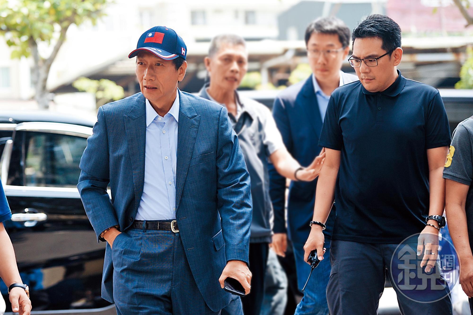 鴻海集團董事長郭台銘宣布投入2020總統選舉,為台灣政壇投下震撼彈。