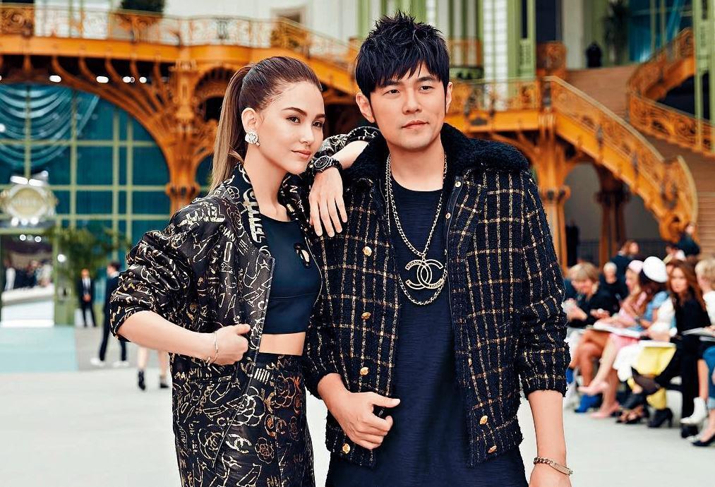 周杰倫跟太太昆凌放下工作,一同參加香奈兒巴黎時裝秀,夫妻倆十分貴氣。(翻攝自昆凌IG)