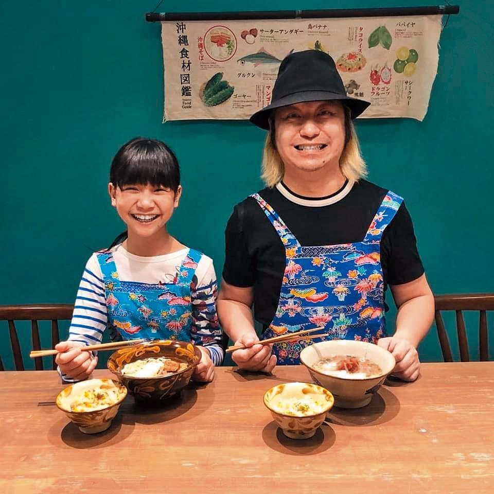 喬爸經常帶著喬喬出席活動，喬喬在爸爸面前都會格外注意自己的儀態和表現。（翻攝自于卉喬IG）