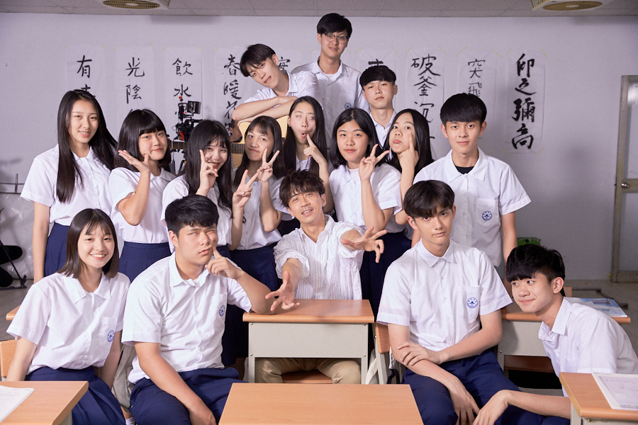 光良推出新單曲〈最近的永遠〉，該首歌堪稱是經典歌曲〈勇氣〉的延伸版。（星娛音樂提供）