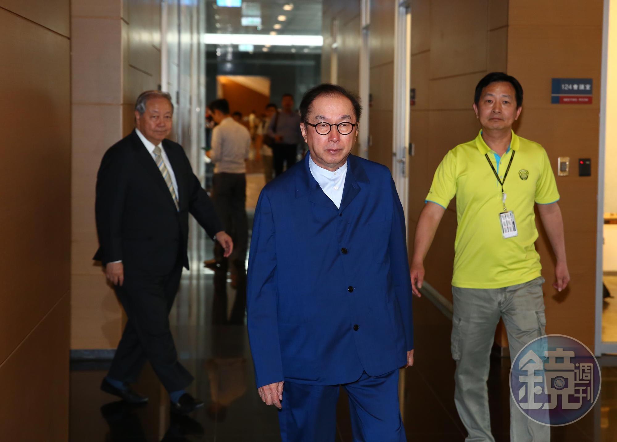 新一波中美貿易戰開打,廣達電腦董事長林百里表示,課徵關稅25%希望客戶要自己吸收。