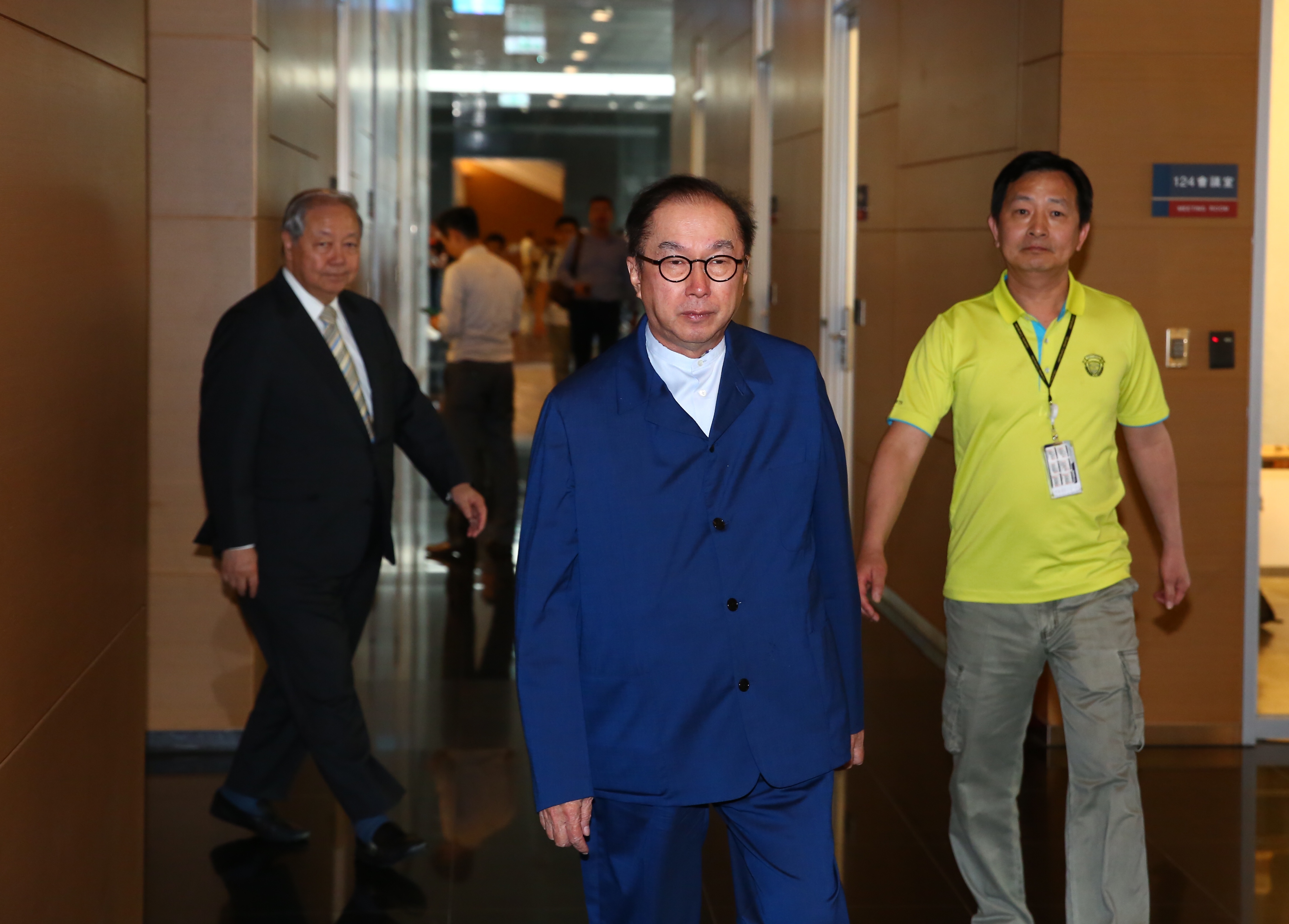 新一波中美貿易戰開打，廣達電腦董事長林百里表示，課徵關稅25%希望客戶要自己吸收。