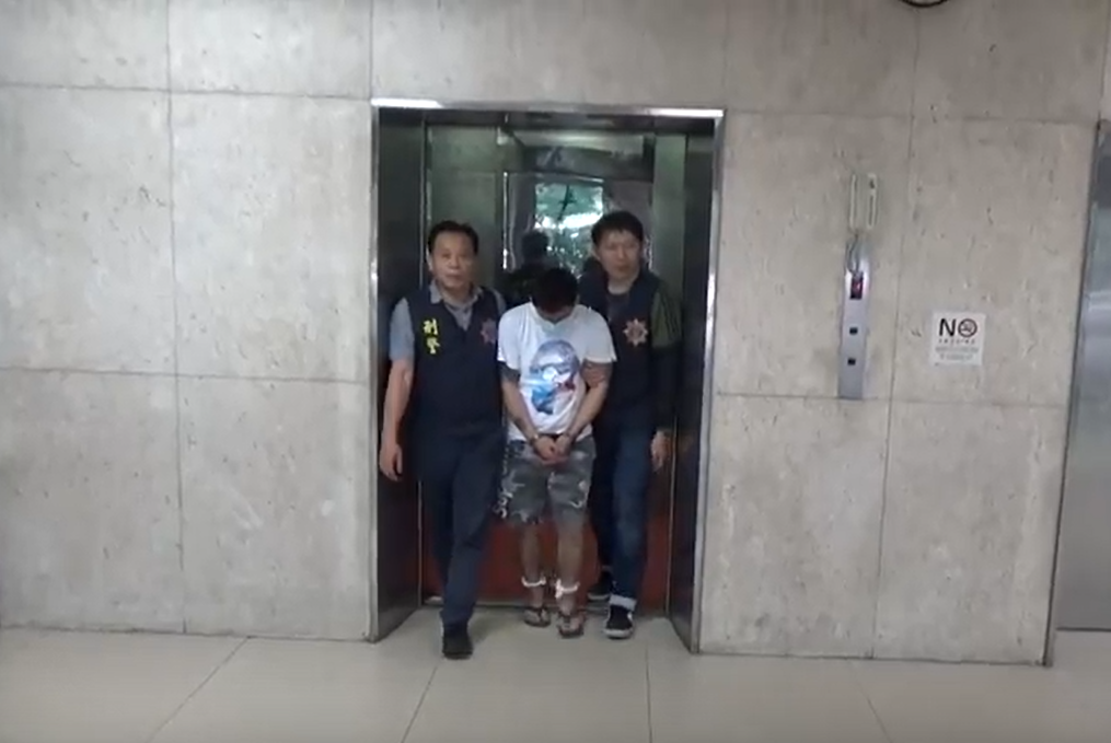警方逮捕涉嫌開設毒品工廠的張姓嫌犯。（刑事局提供）