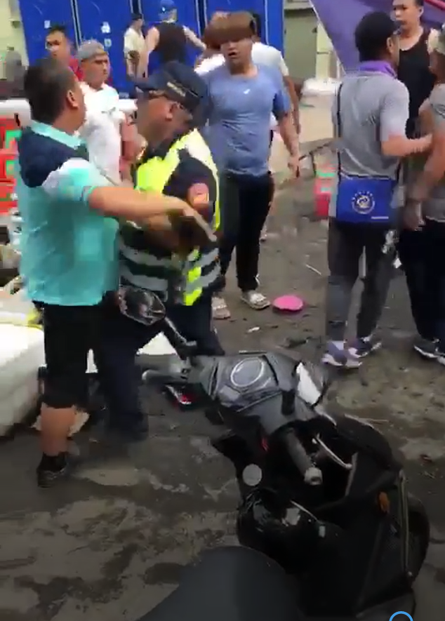 南澳鄉運觀眾一言不合，大打出手。（翻攝臉書）