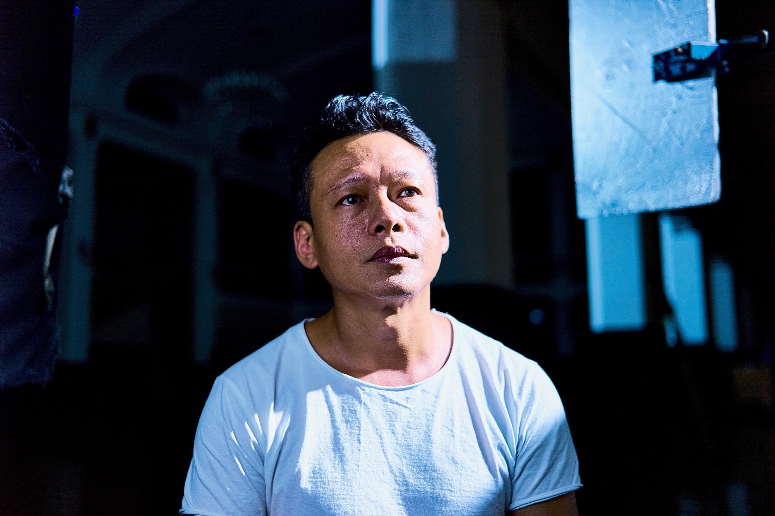 蔡明亮推出新片《你的臉》中都是人臉的特寫，其中一位是多年合作拍檔李康生。（汯呄霖提供）