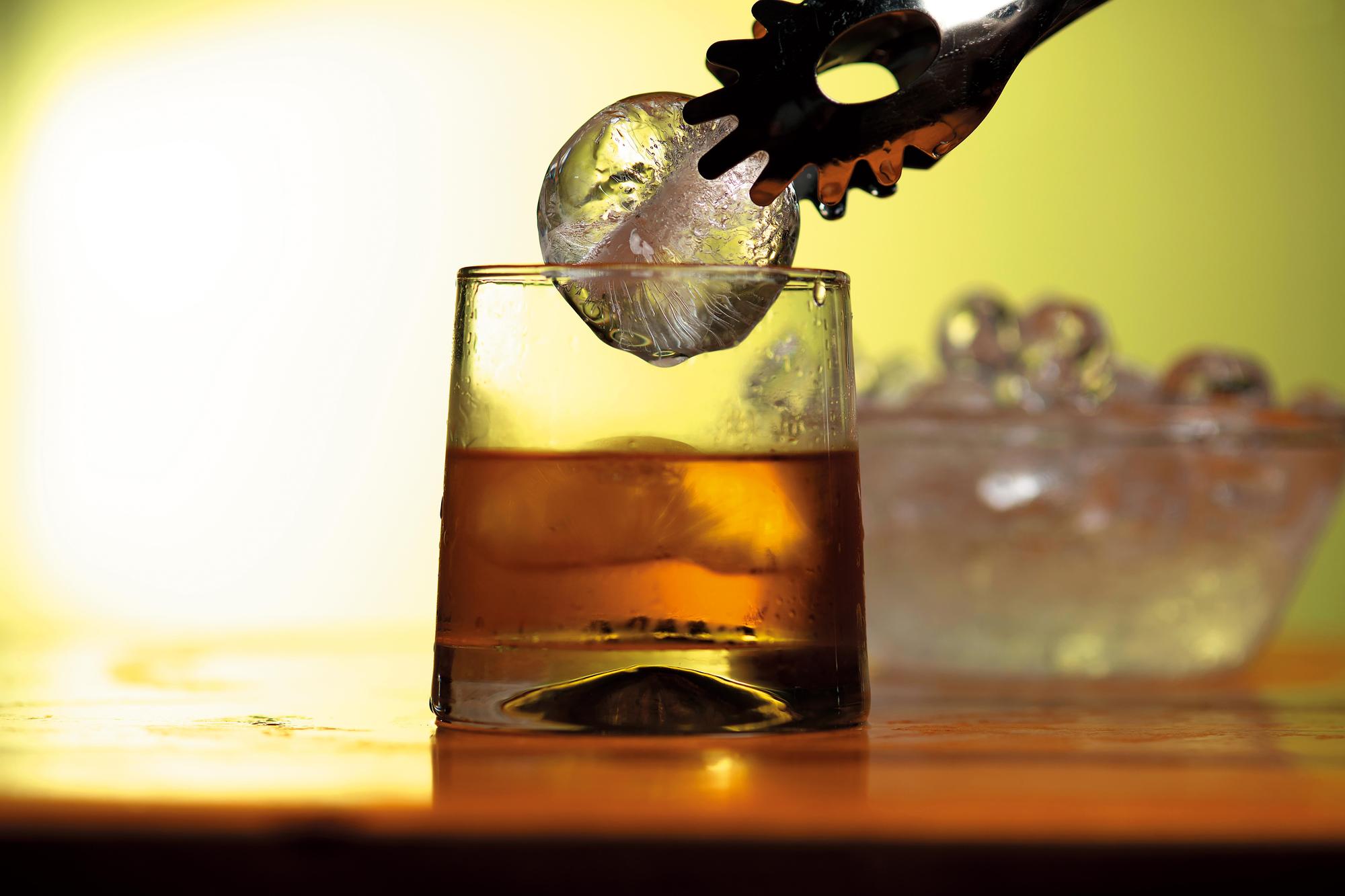 炎炎夏日加冰加水(水割)飲用威士忌在台灣也相當普遍,因此這次評比特別請4位評審針對這部分給分,頗值得參考。