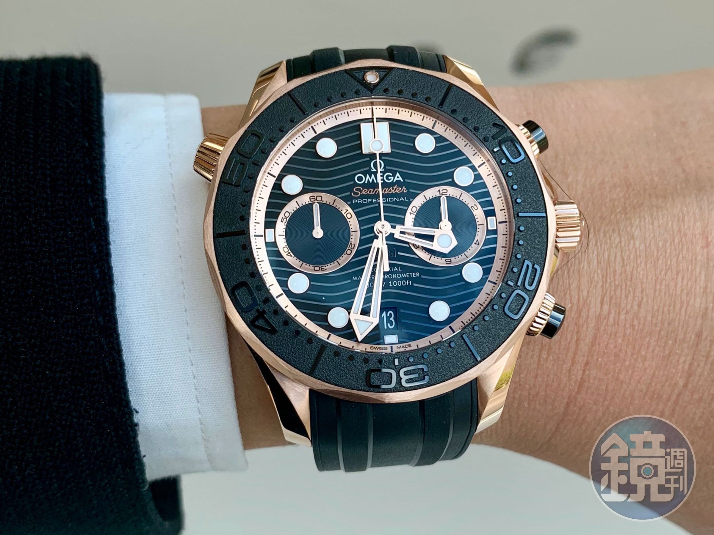 歐米茄在SWATCH集團的Time To Move錶展上發表2019最新作品。圖為海馬系列潛水300米Sedna金大師天文台計時腕錶，建議售價NT$848,000。