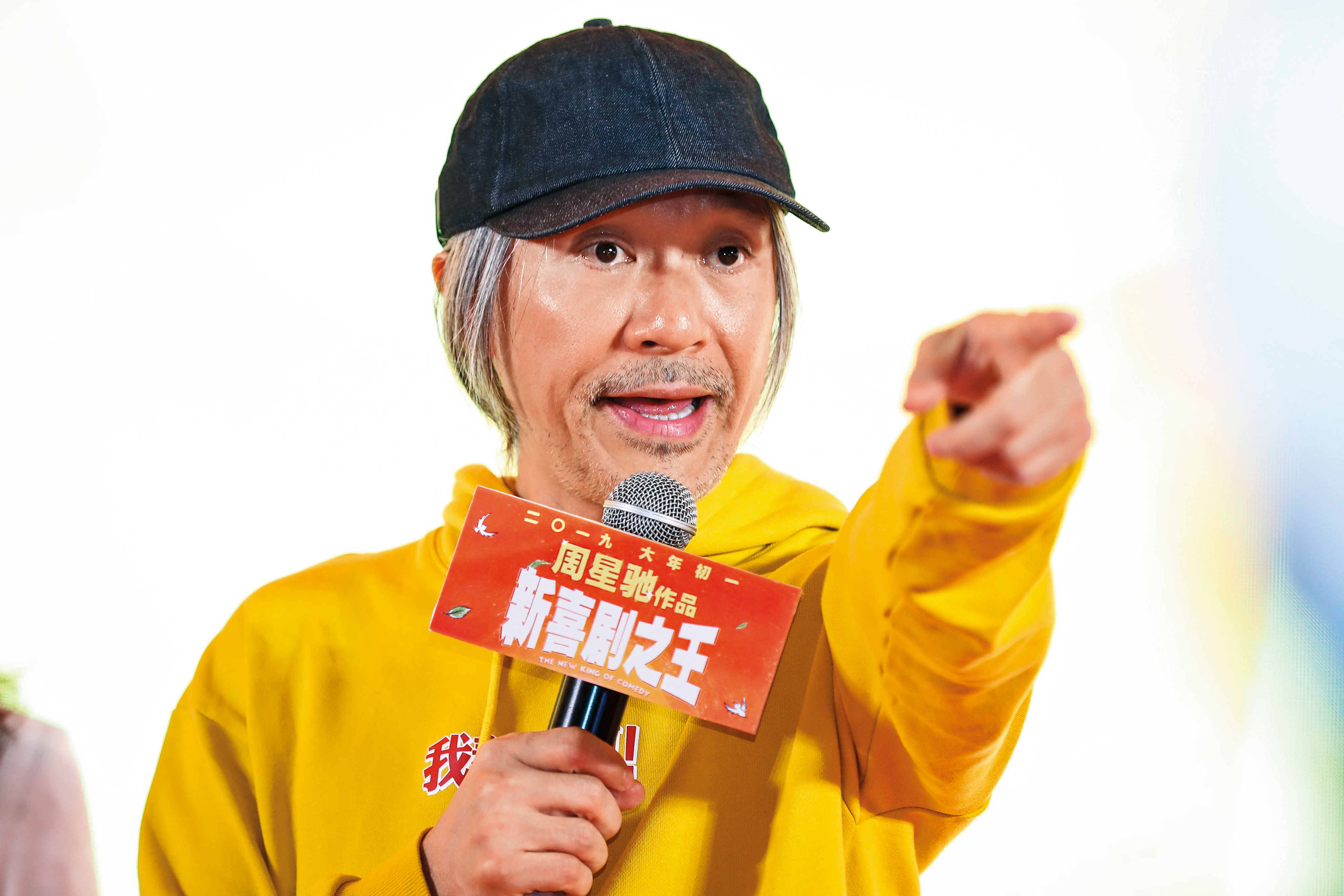 周星馳的作品帶給大家歡樂，但他的為人處事在娛樂圈評價不一，一直堅守自己路線的周星馳，笑罵由人，畢竟永遠支持又不會變心的，還是自己。（東方IC）