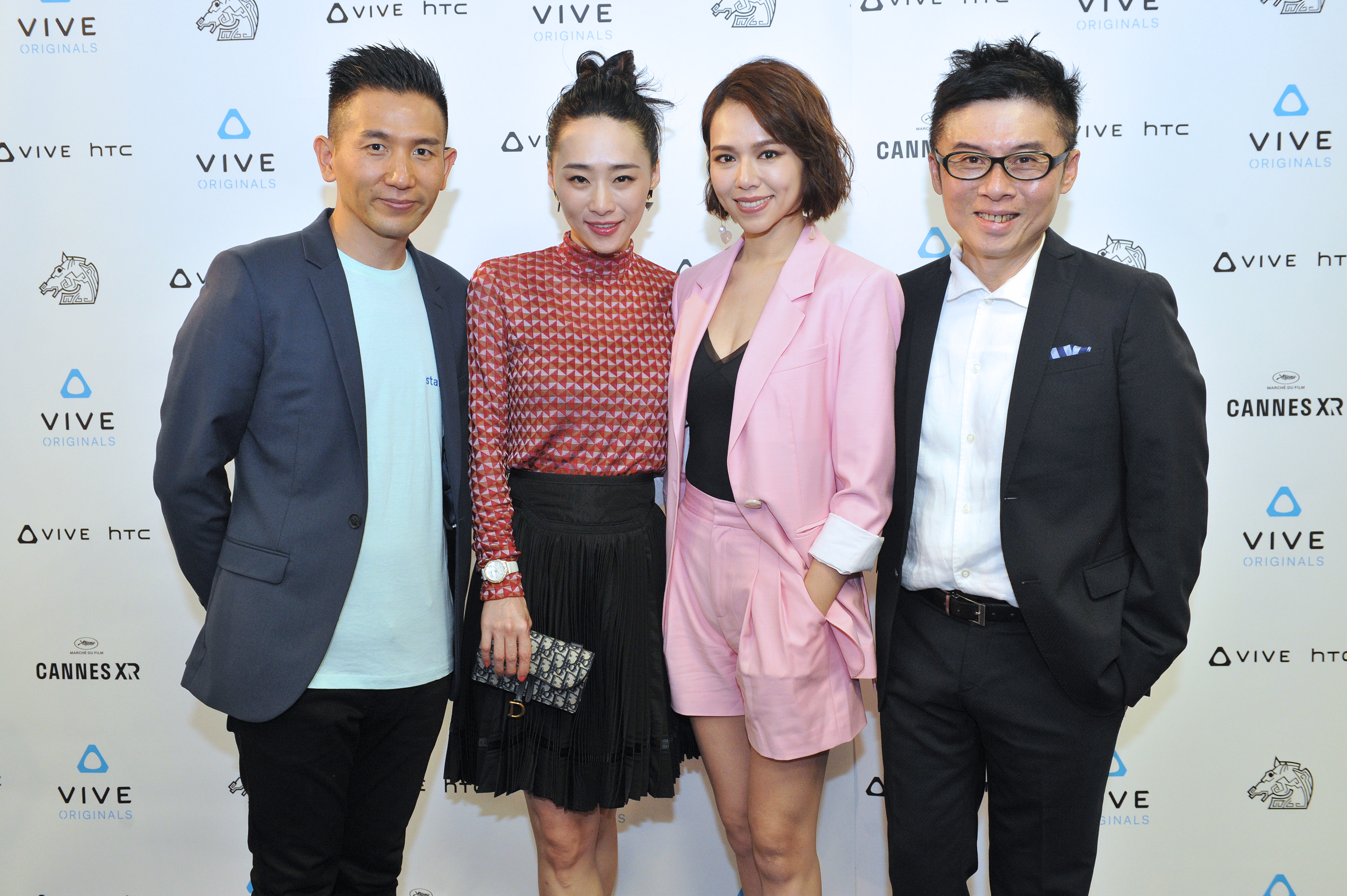 導演趙德胤（左起）、吳可熙、夏于喬、HTC VIVE ORIGINALS總經理劉思銘，一起參加VR電影《5x1》的坎城首映。（HTC提供）