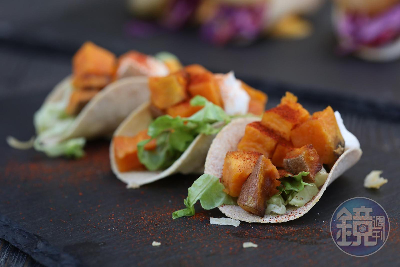 一兩口就可解決的蔬菜玉米餅「Finger Tacos Di Pesce」,是吃主菜前分量剛好的下酒小食。(3歐元/份,3個,約NT$105)