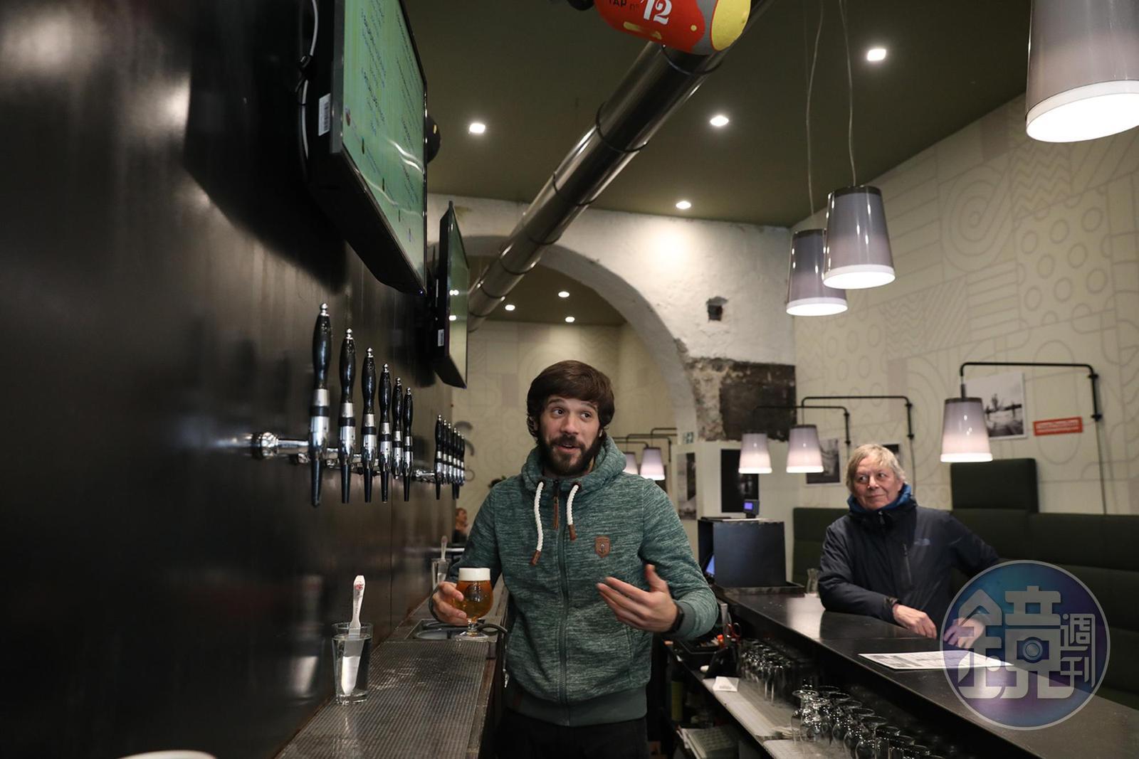 「Hops Beerstrò」每次會同時推出10種來自義大利各地的精釀啤酒。