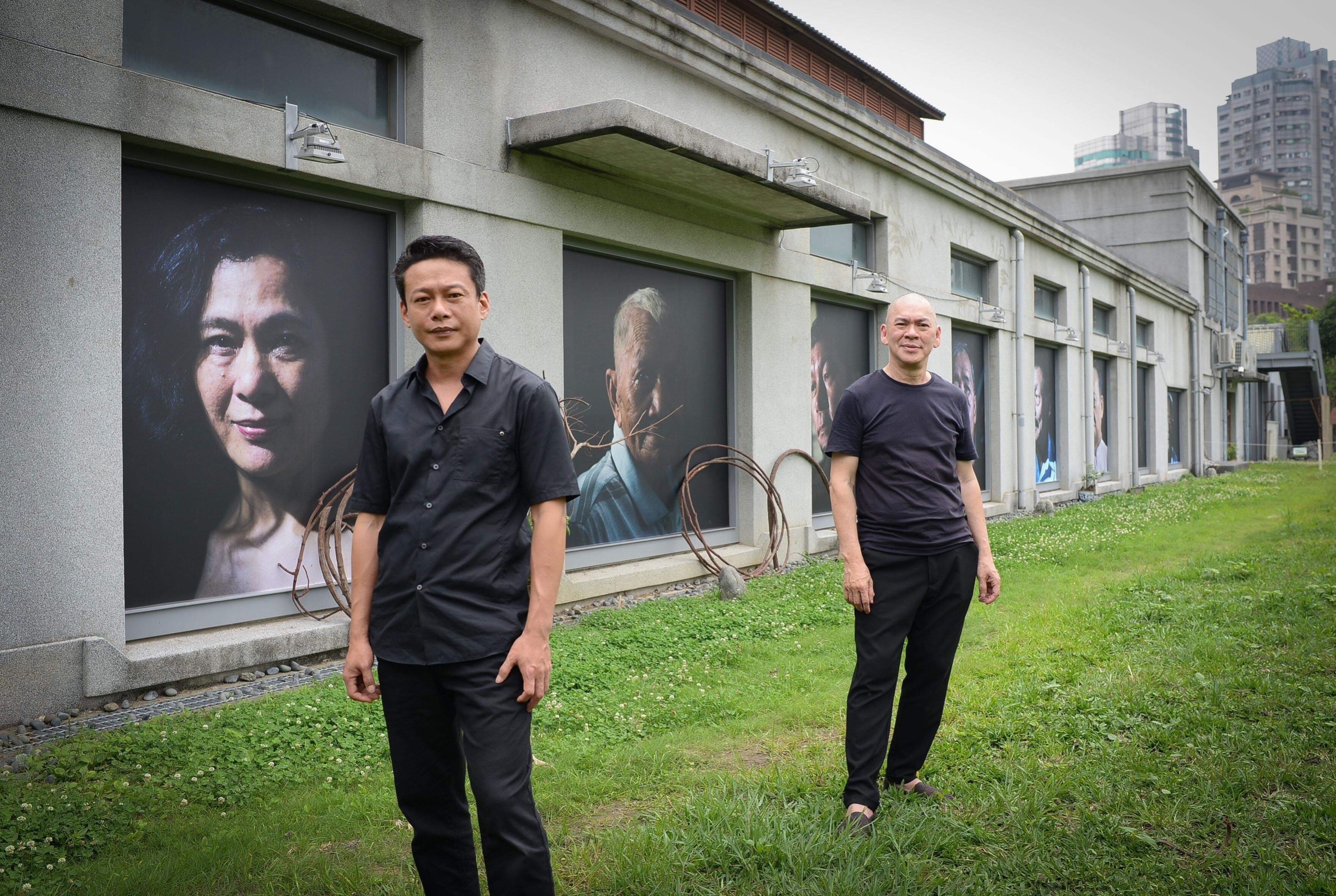 蔡明亮（右）與李康生合作的《你的臉》以「凝視」為主題。（光點華山提供）
