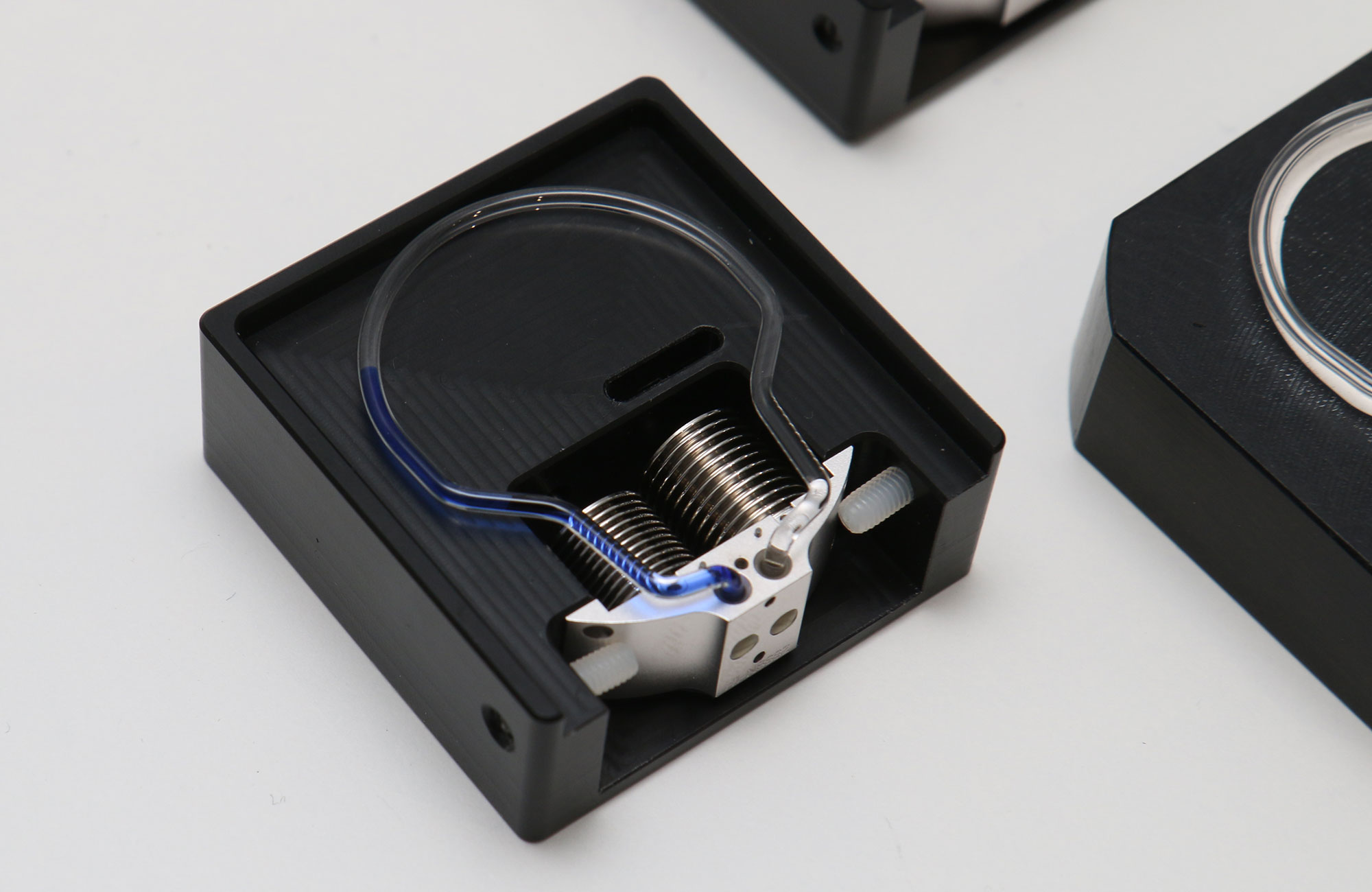 【鐘錶解密】完美詮釋時間的流動！HYT液體顯示時間的箇中奧妙