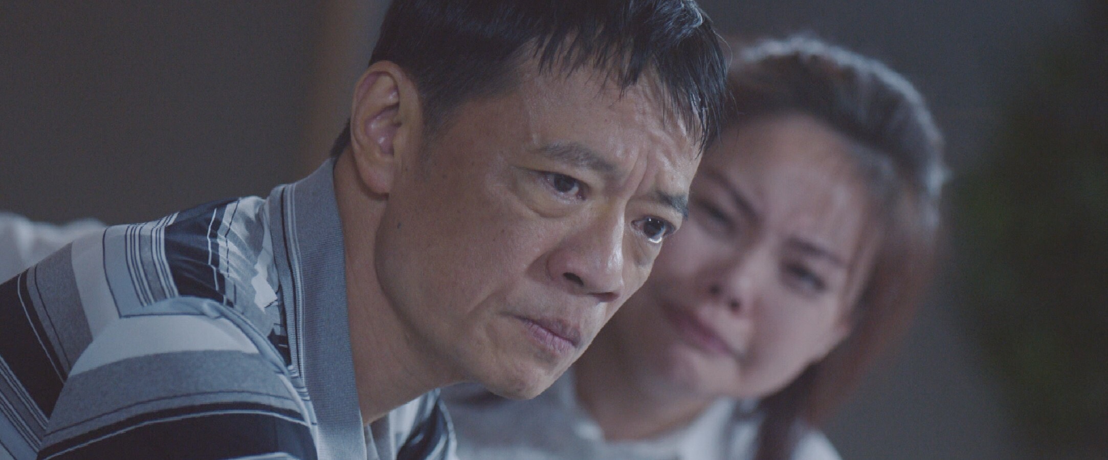 吳朋奉(前)也說自己面對生離死別,會特別感到哀傷的是「離、別」。(公視提供)