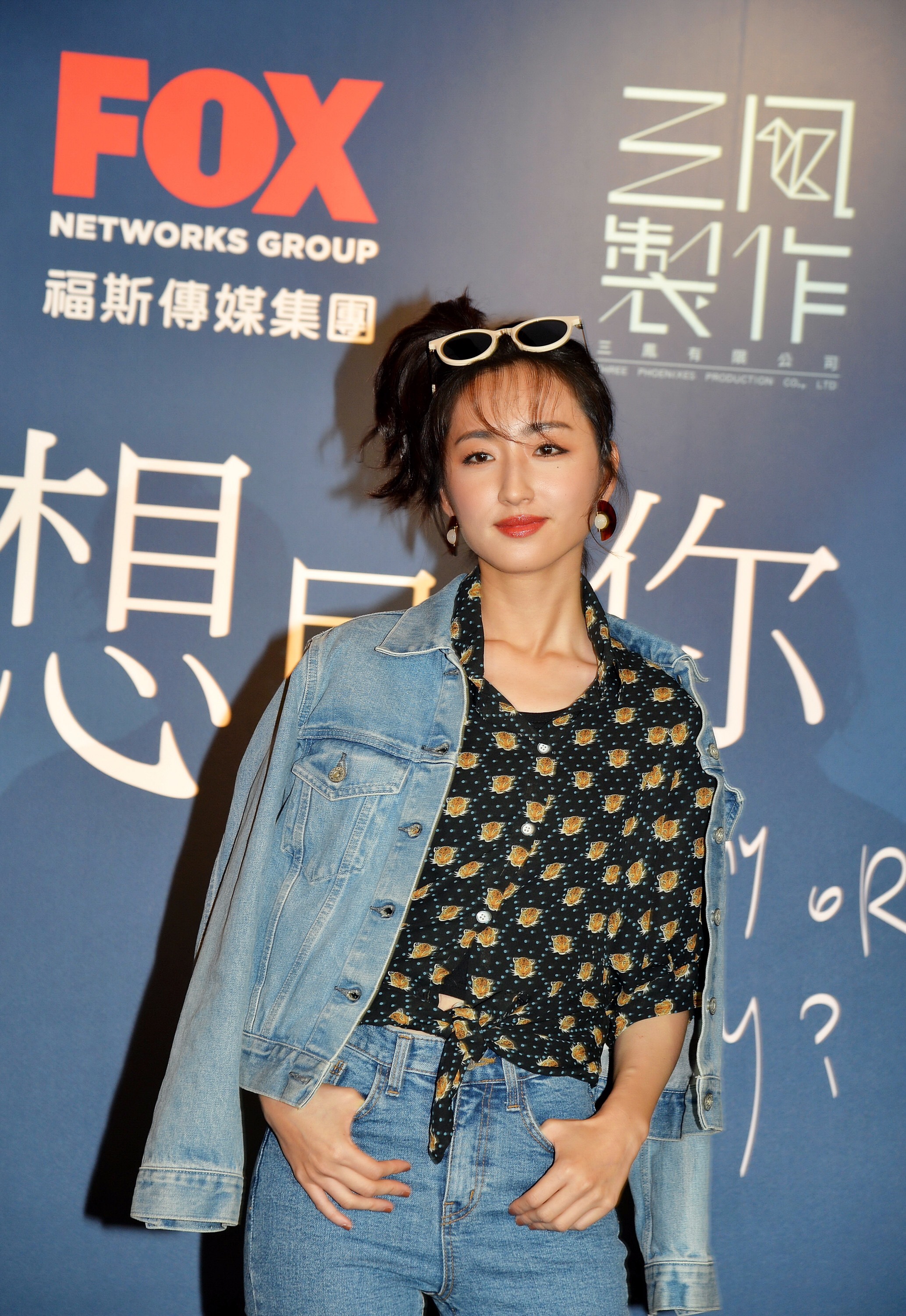 柯佳嬿笑說自己今天的扮裝主題是「中森明菜」。（福斯提供）