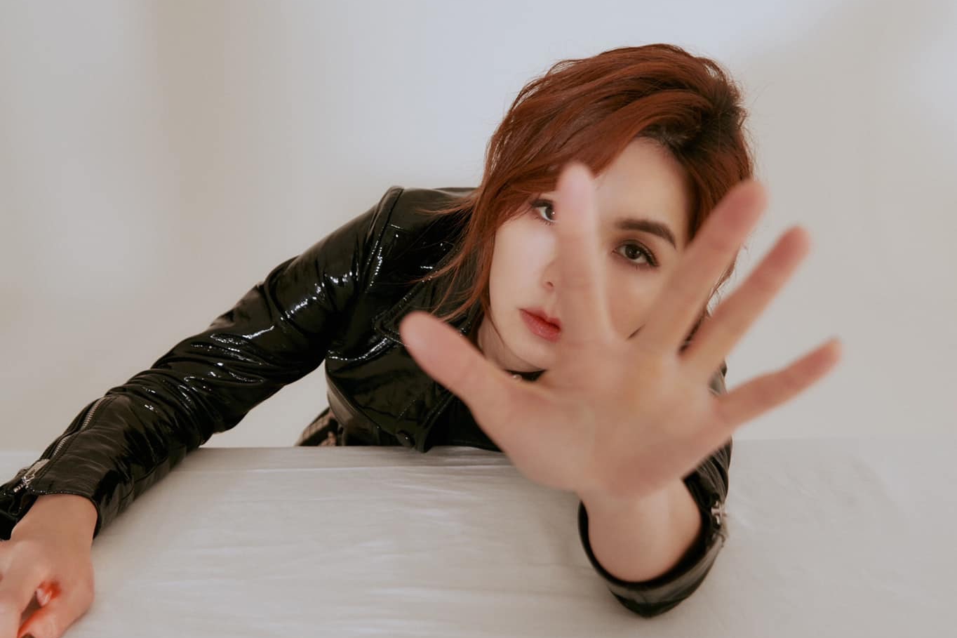 ELLA免費生日派對遭黃牛轉賣牟利，讓她非常生氣請粉絲抵制黃牛。（翻攝自勁樺娛樂）