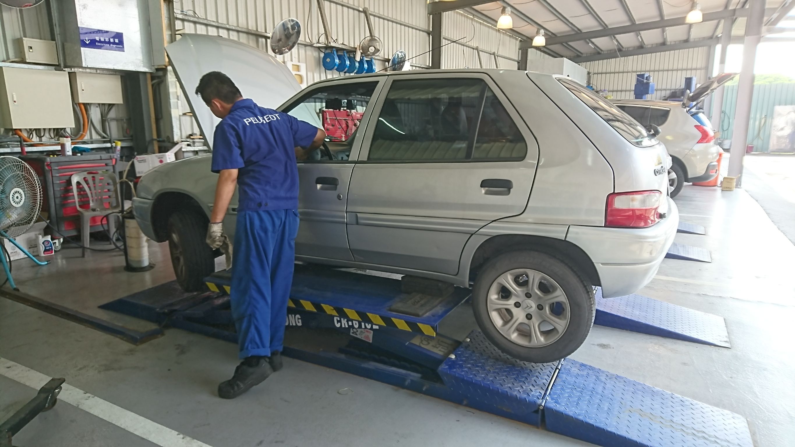 高齡汽車汰舊換新政策上路3年多，不僅活絡車市，大幅挹注政府稅收。