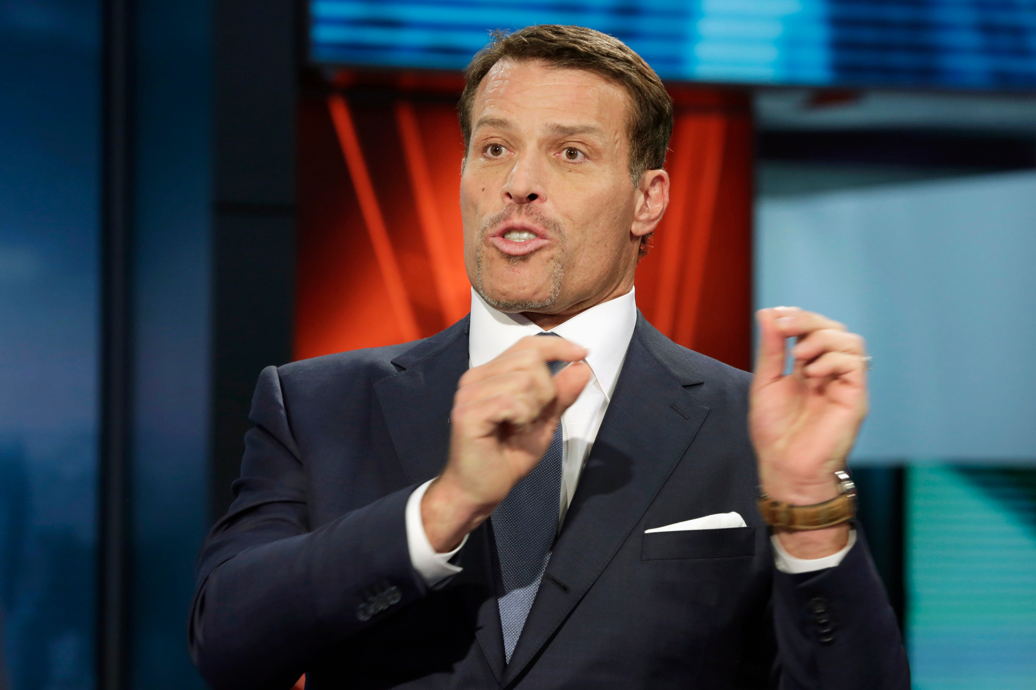 美國作家、演說家、慈善家，以激勵自我開發潛能的心靈課程為人所熟知。（東方IC）