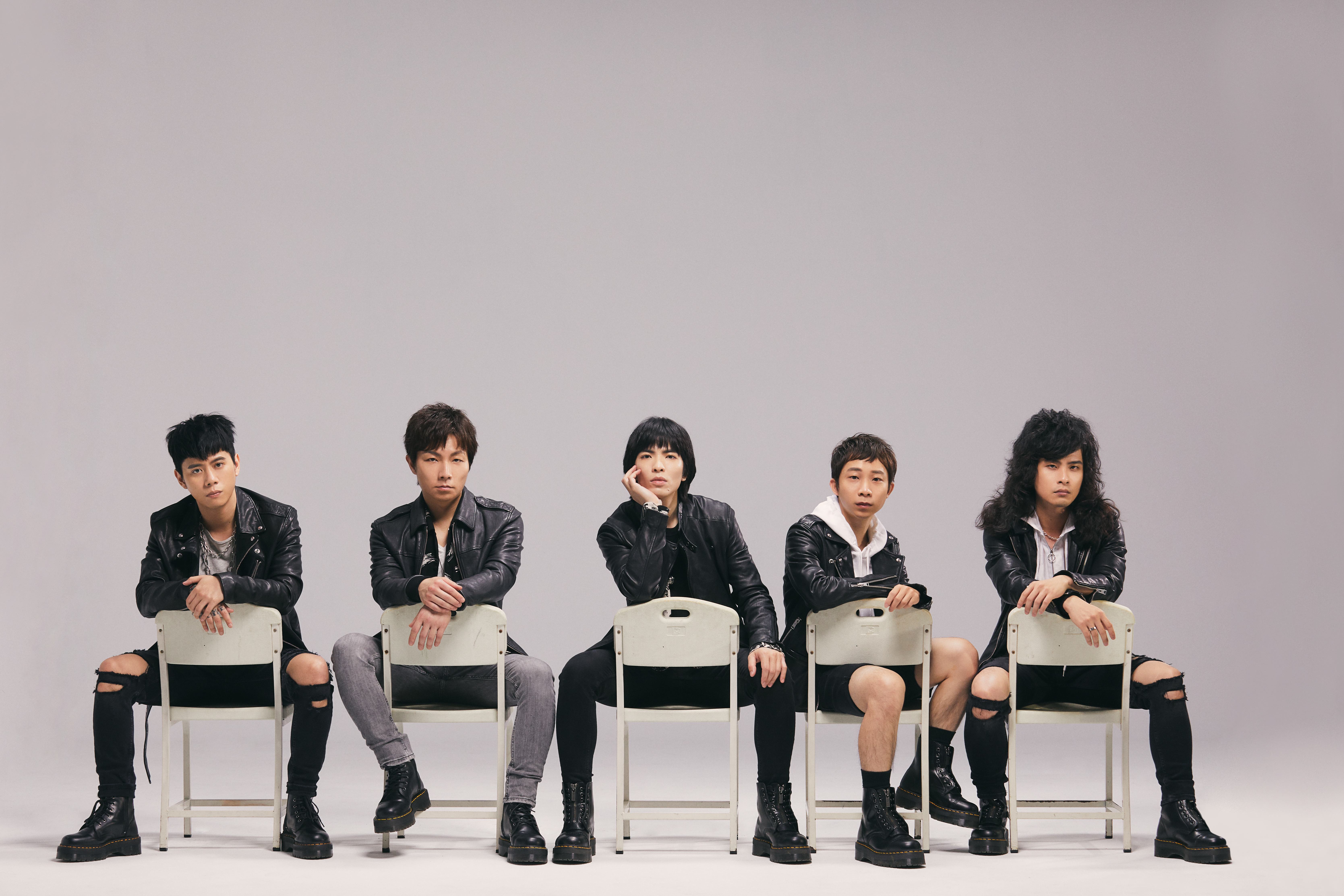 獅子LION樂團今更正式宣布貝斯手Fumi及鼓手陳珩加入，更推出新單曲〈美麗、醜與我〉。（華納提供）