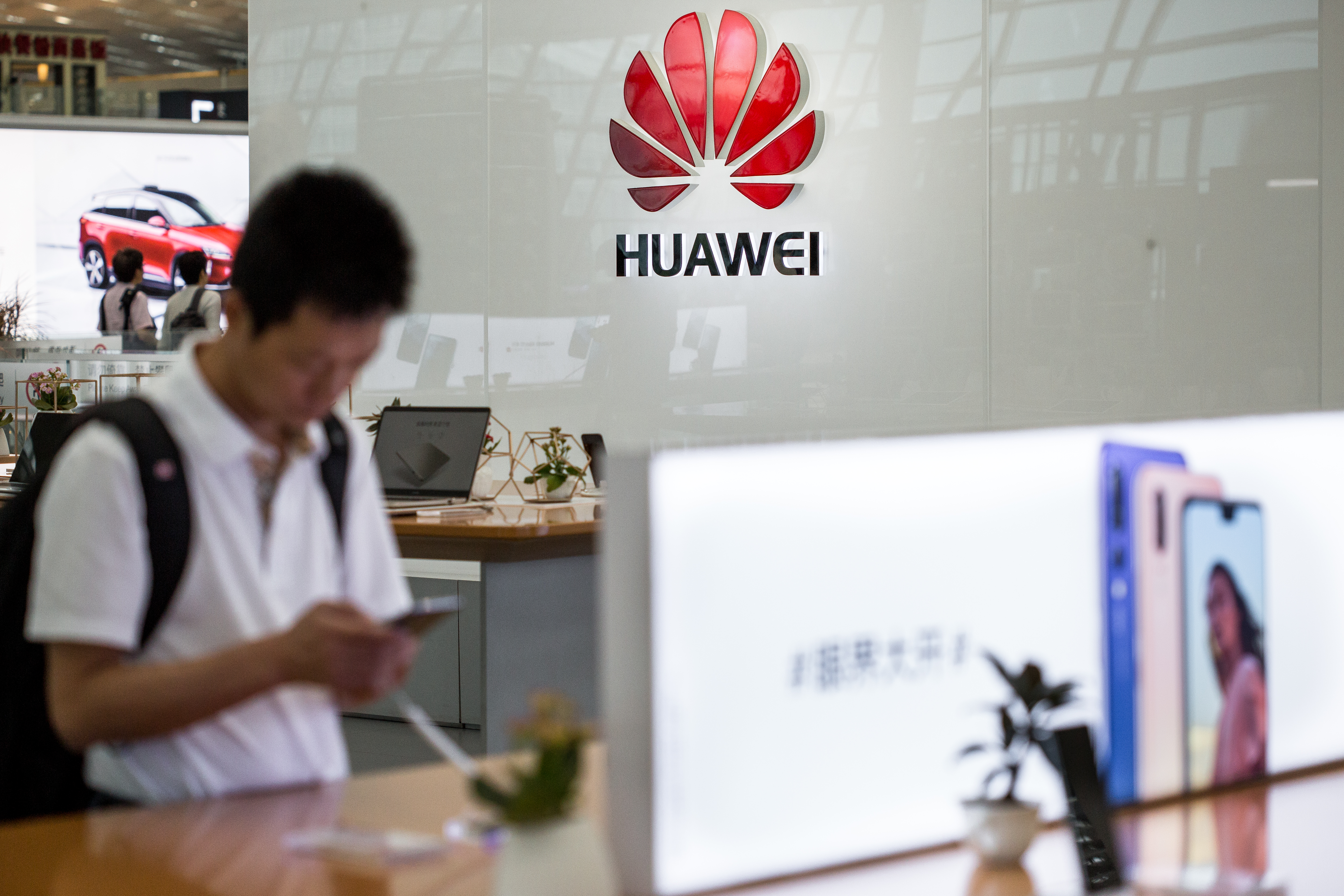 針對Google宣布終止一事，華為表示已售和在售的行動裝置不會受到影響。