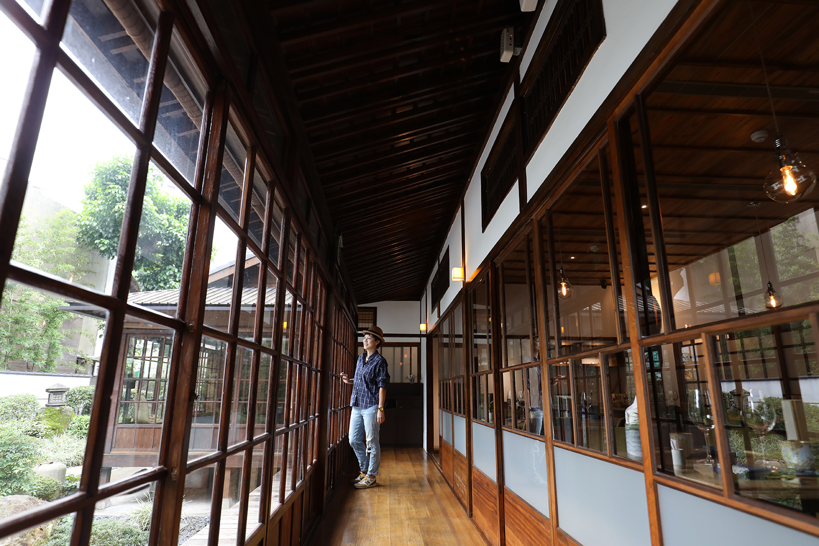 「樂埔町」的老屋緣側，拍起照來特別像是置身日本。 