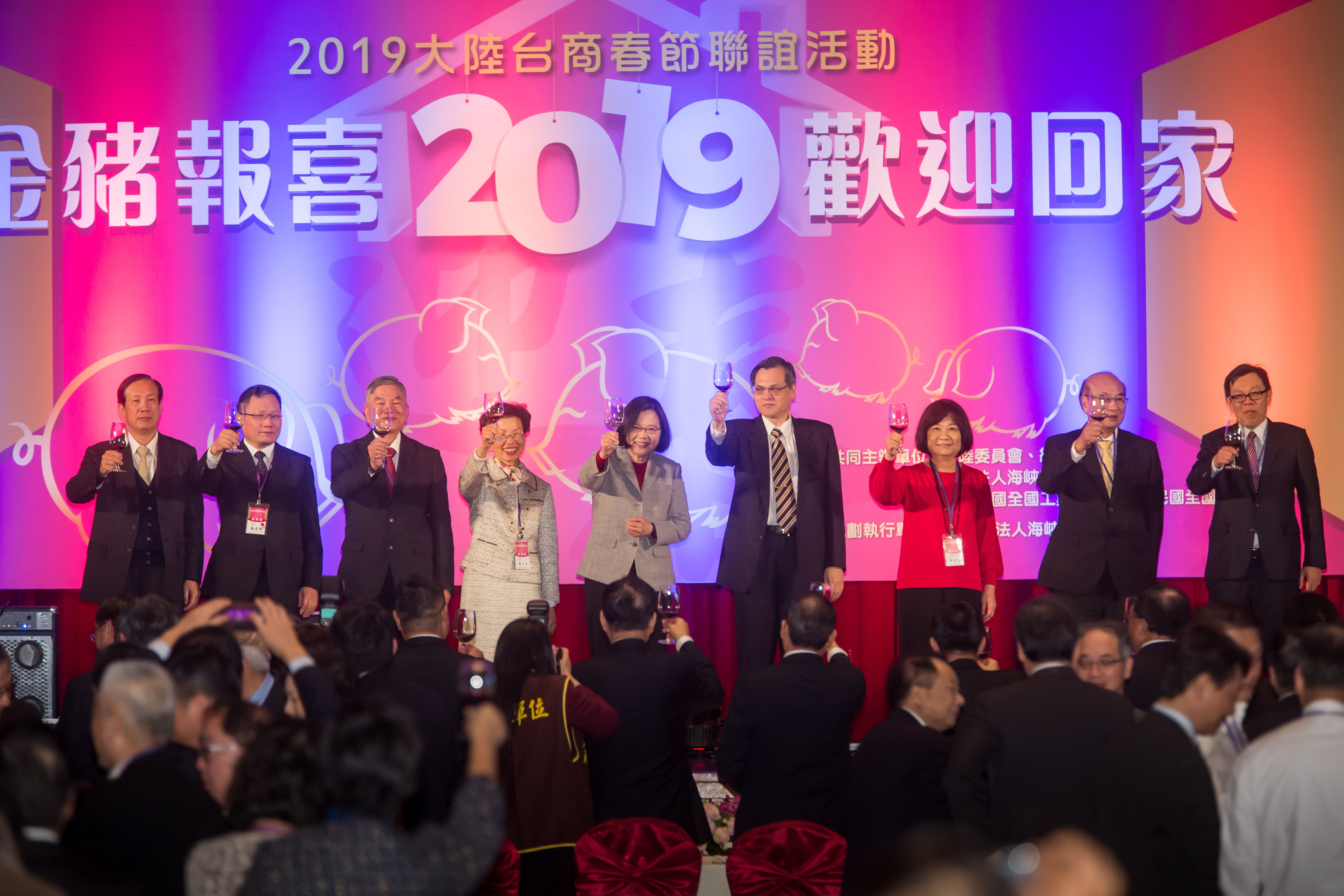 中美貿易戰促成台商製造業大遷徙，有機會創造以台商為主的「非紅」供應鏈。