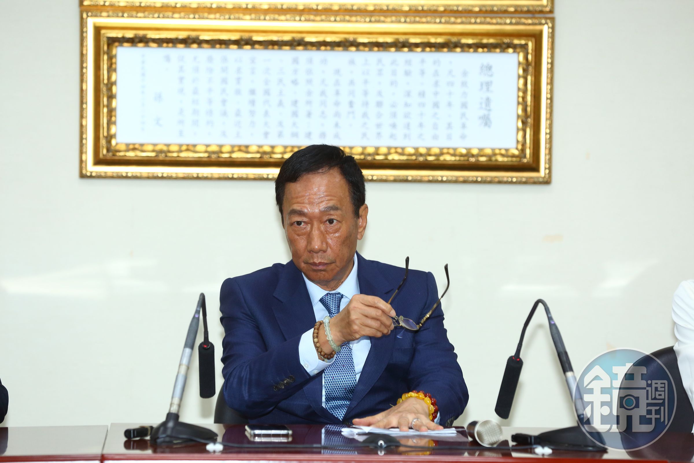 對於離職員工的爆料，鴻海董事長郭台銘表示，碩士起薪是5萬，鴻海絕對經得起考驗。