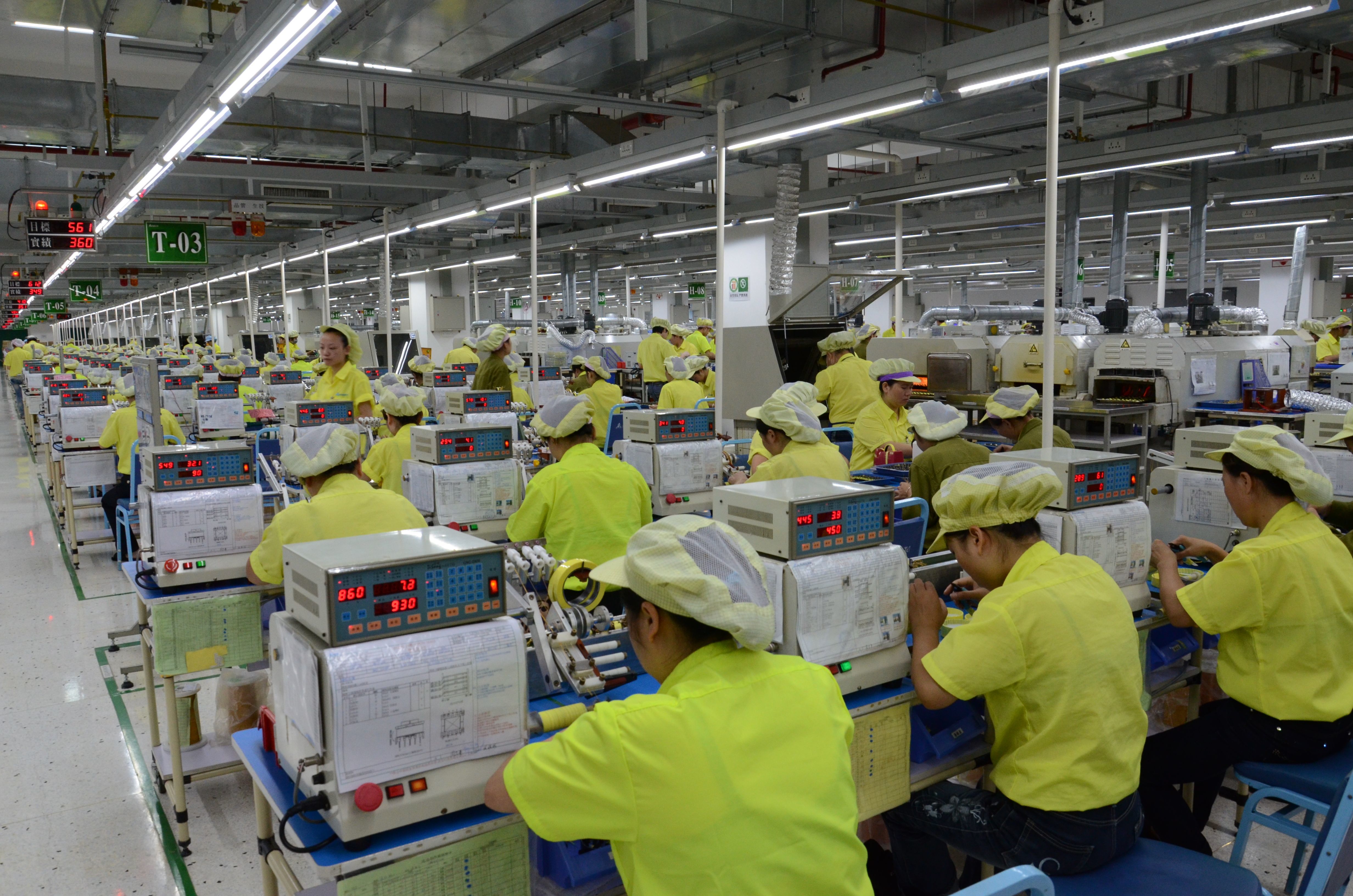 根據中經院調查，有意回台的業者約佔製造業台商的12%。（東方IC）