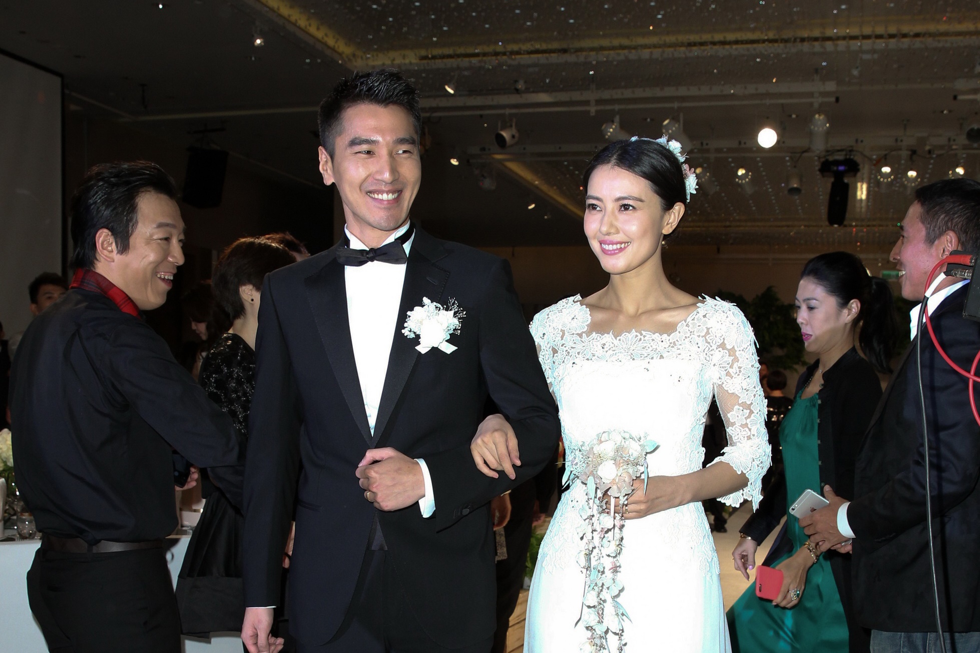 趙又廷（左）與高圓圓在2014年於台北舉辦婚禮。（東方IC）