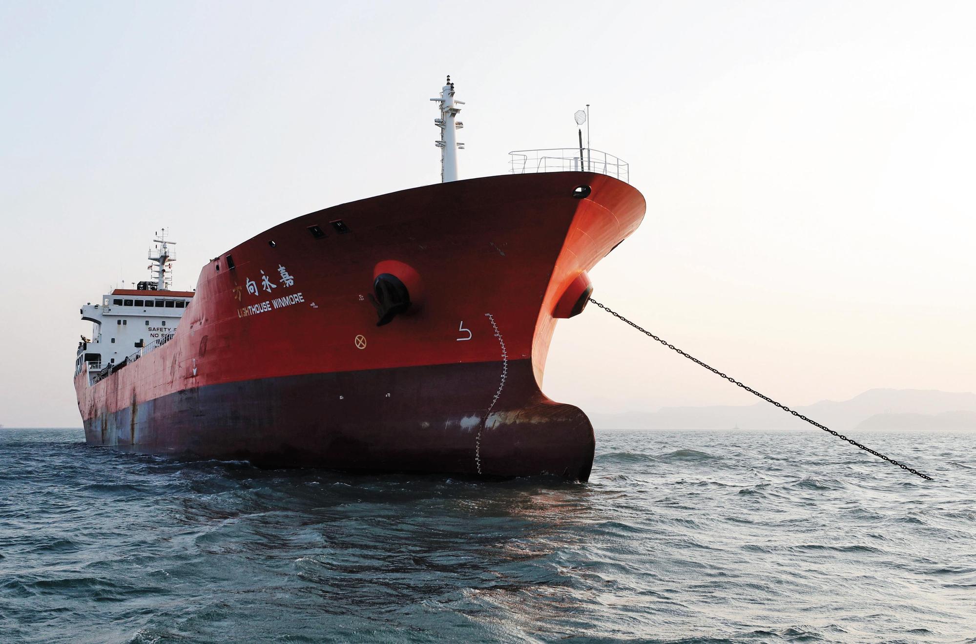 陳世憲遭疑另涉租用香港籍油輪「方向永嘉號」，在公海上向北韓船隻交運油品，違反聯合國制裁北韓決議，連美國總統川普都在推特大喊「當場逮到！」（達志影像）