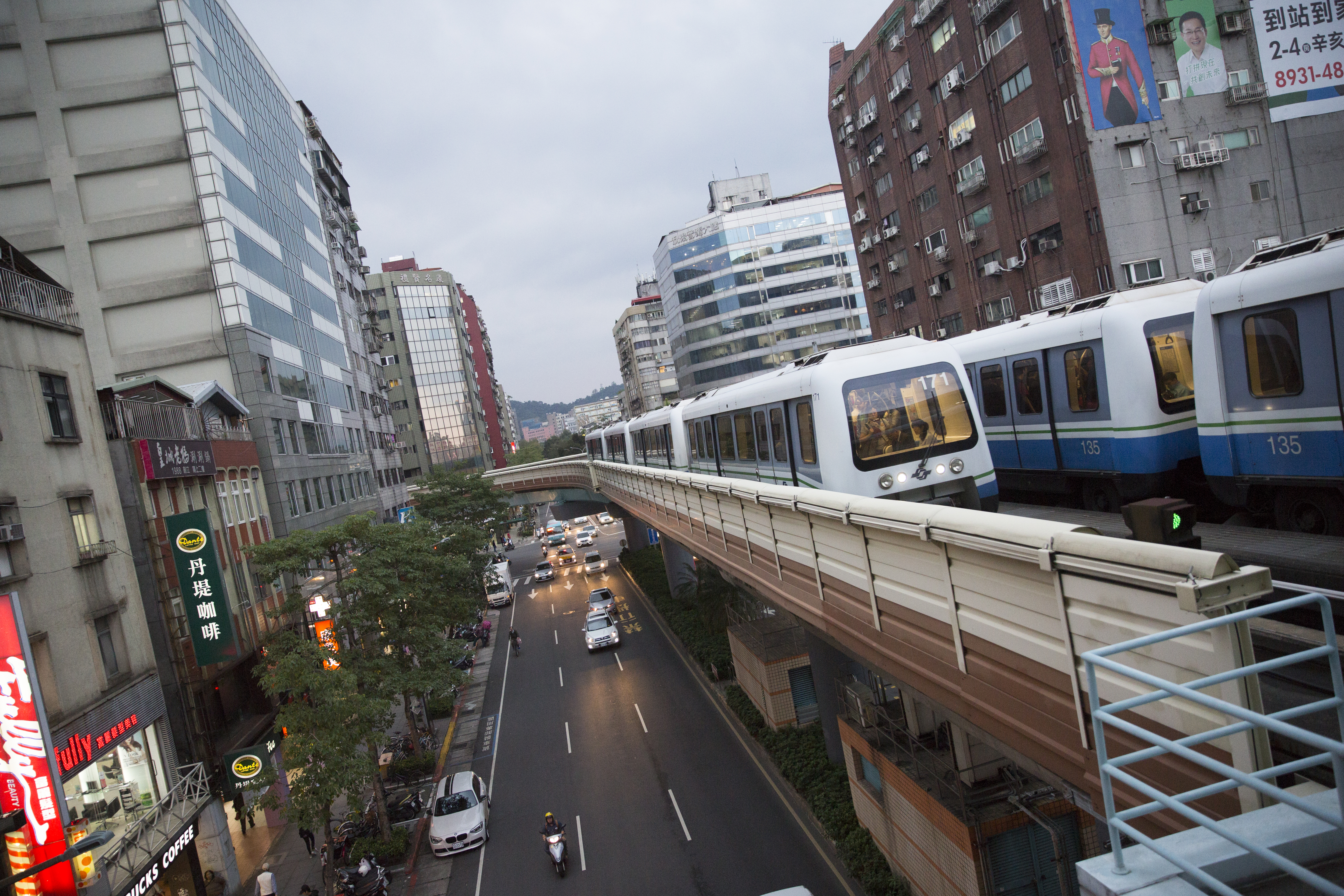 萬安42號演習將於下週一連4天舉行，萬安演習時台北捷運仍將正常運行，惟到站旅客需暫時停留在站內。