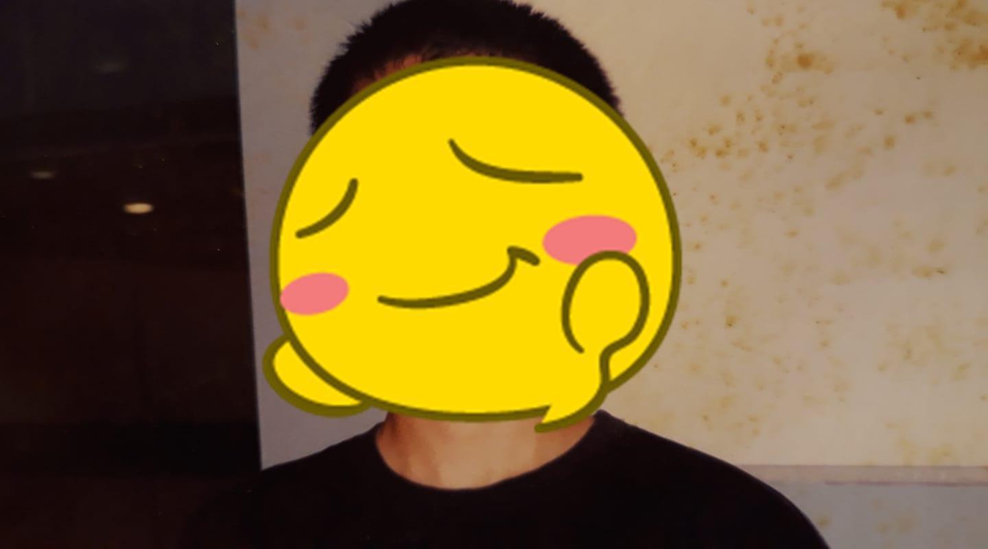 當初發掘張孝全的導演易智言今日感動po文獻上祝福，他更加碼貼出17歲張孝全靦腆的嫩照。（翻攝自易智言臉書）