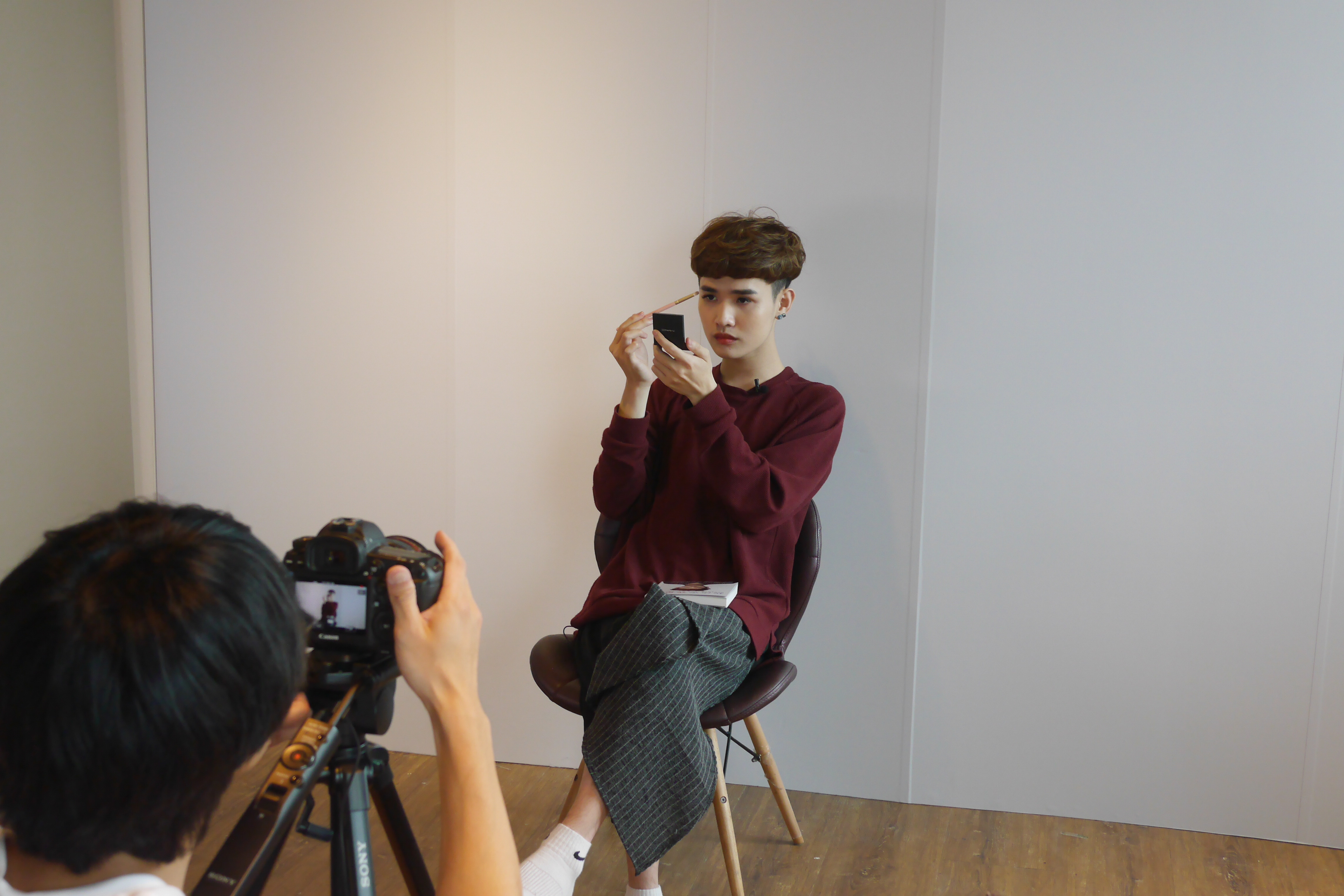 「有時候我照鏡子，高潮就來了啦齁呦。」