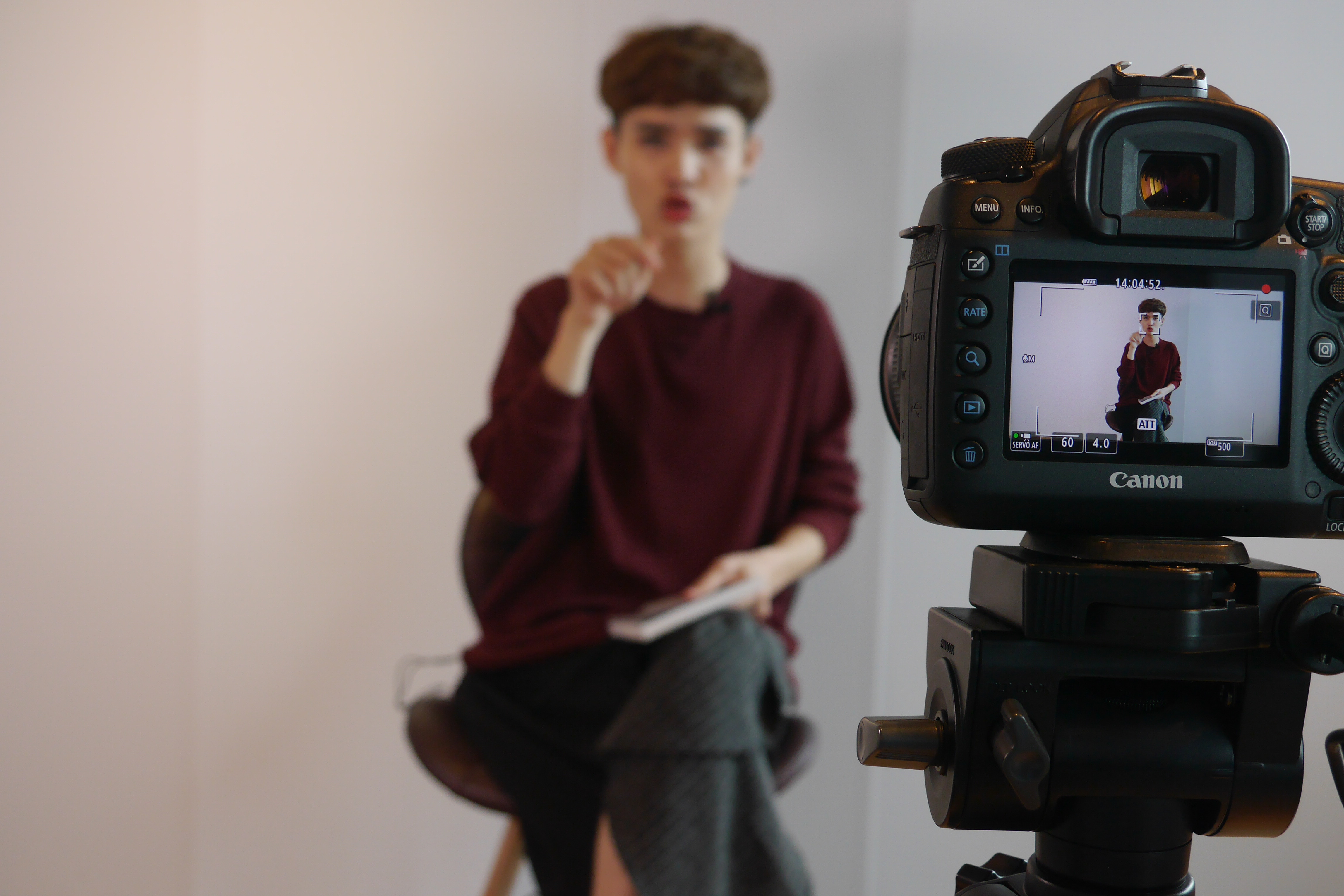 鍾明軒用自己的方式告訴大家，不要活在別人口中，只有你可以決定你是誰。