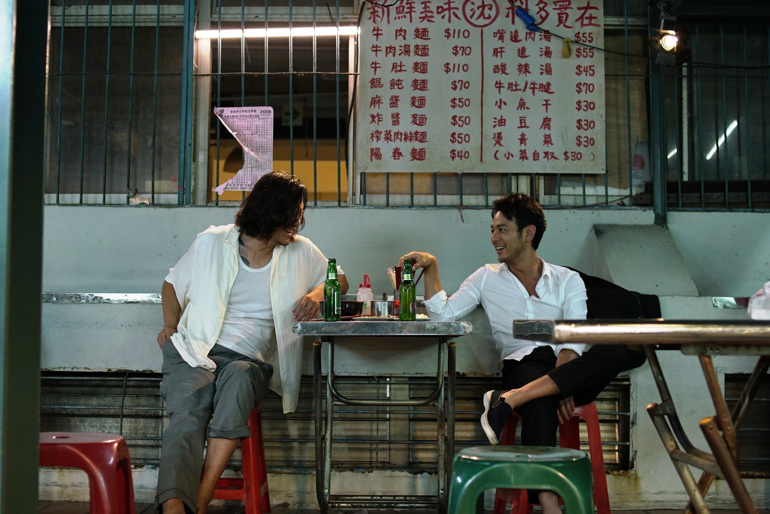 日本知名男星豐川悅司(左)和妻夫木聰確定演出《亡命之途》後,便順利取得資金,全片在台灣拍攝。(威視電影提供)